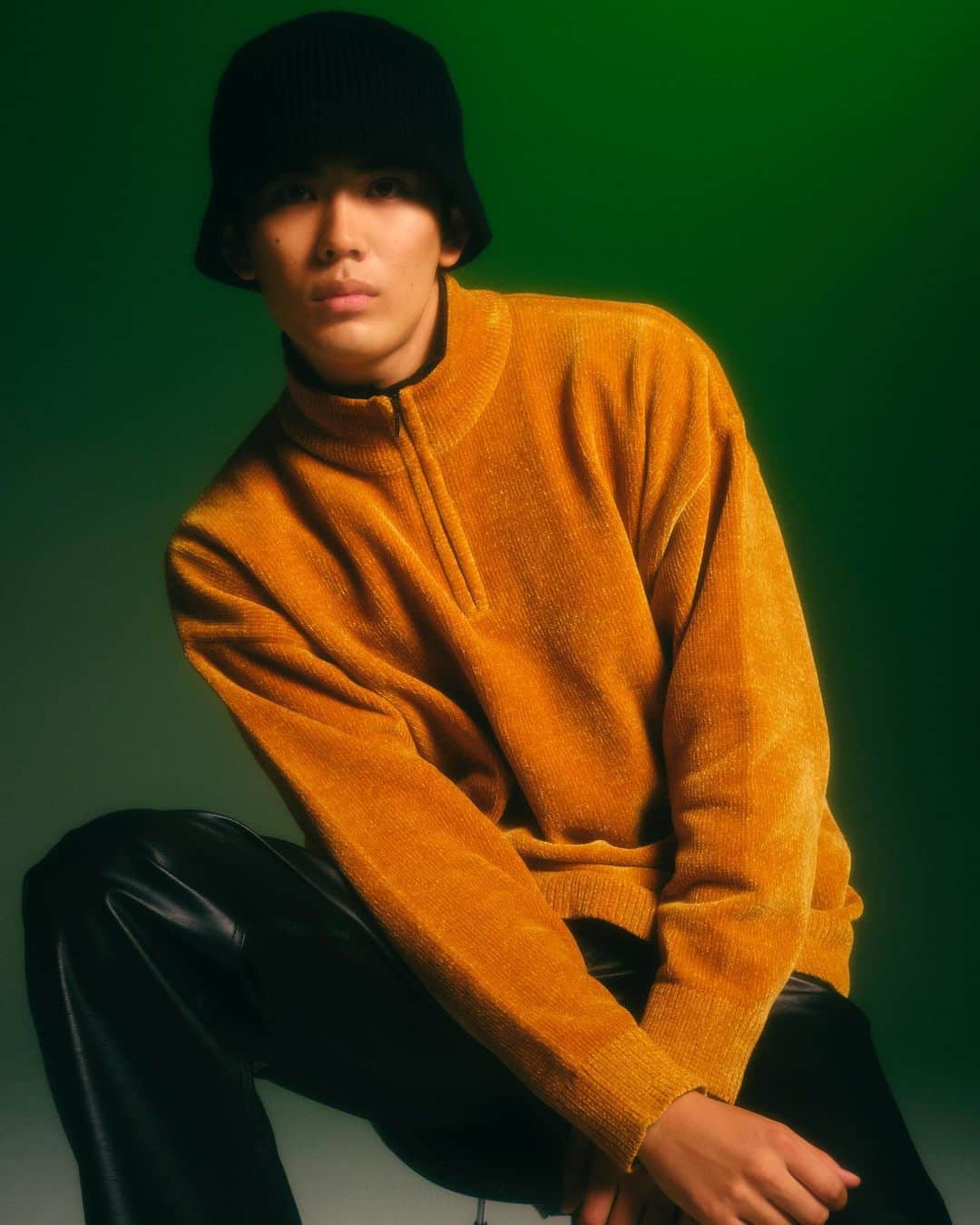 レイジブルーさんのインスタグラム写真 - (レイジブルーInstagram)「(RAGEBLUE) DAILY STANDARD  GET INTO KNITWEAR 最旬ニットでつくる、秋のニュースタイル。  ニットの季節、真っ只中。 今欲しいのはトレンド感があり 一枚でサマになる“主役級ニット”。 秋の正解の着こなしはもちろん、 冬に向けたアウターとのレイヤードスタイルも参考に。  ◾︎ ハーフジップルーズモールニット(965551) 　¥6,600 (tax in)  ————————————  WEBストアはプロフィールURLからチェック✨ ▶️ @rageblue_official   #RAGEBLUE#レイジブルー #DAILYSTANDARD #rageblue_women  #vintagelike#vintage #ニット#ニットコーデ #カーディガン#カーディガンコーデ #カジュアルコーデ#メンズコーデ #メンズファッション#coordinate  #メンズカジュアル#きれいめコーデ #秋コーデ#秋服コーデ#秋服」10月23日 17時09分 - rageblue_official