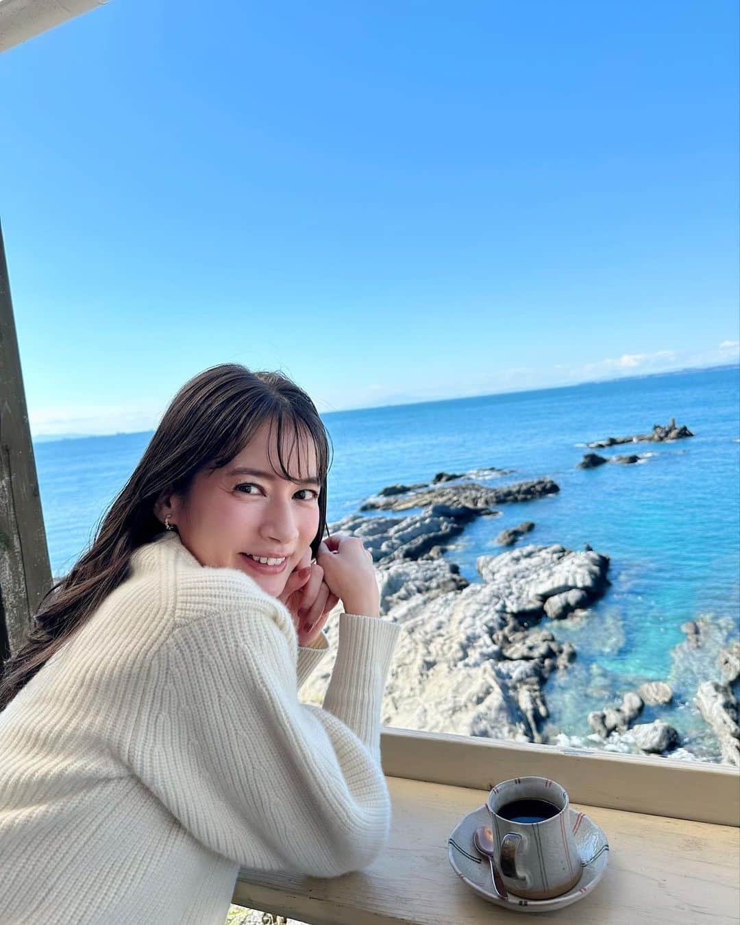 宇内梨沙のインスタグラム：「知らなかった町に ふらっと出かけて、素敵な場所に辿り着く☕️✨」