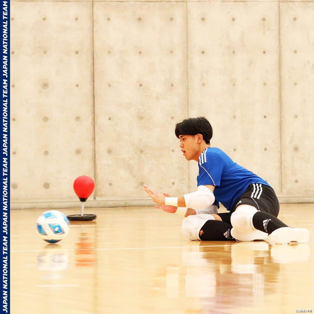 日本サッカー協会さんのインスタグラム写真 - (日本サッカー協会Instagram)「. \\第2回 フットサルGKキャンプ2023⚽️🧤//  6月に開催した第1回に引き続き、第2回フットサルGKキャンプを10.21(土)から2日間、高円宮記念JFA夢フィールドで開催しました。  今回は最年少12歳から19歳の10名の選手を招集し、将来の #フットサル日本代表 ゴールキーパーの育成・強化に向け活動を行いました💪  詳しいレポートはプロフィールのJFA公式サイト『JFA.jp』から✍  #jfa #フットサル #futsal #⚽️」10月23日 15時51分 - japanfootballassociation
