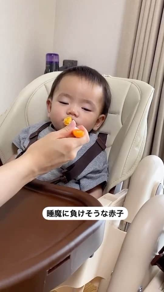 花王 メリーズ Merriesのインスタグラム：「食べたいけど、眠たい・・💤 . トロンとしたお目めで一生懸命もぐもぐしてる姿がかわいいですね👶 . いっぱい食べて、いっぱい寝んねして、大きくなってね🌱 . こちらの素敵な動画は @toki_shiki_06 さんの動画です。@toki_shiki_06さまのアカウントはとっても素敵な投稿ばかりですので、みなさんもぜひご覧になってみてくださいね😍 ————————————————— 花王の赤ちゃん用品ブランド「メリーズ」公式アカウントです👶 . 「#メリーズ」「#メリーズファーストプレミアム」で投稿いただいた中から素敵なお写真をご紹介していますので、ぜひ投稿してみてくださいね✨ . 新発売！メリーズで繊細な肌に５つ星のやさしさを🎵 ————————————————— . . #メリーズファーストプレミアム #赤ちゃん #ベビー #成長記録 #子育て #子育てグラム #赤ちゃんのいる生活 #新米ママ #プレママ #ママカメラ #親バカ部 #ハイハイ #赤ちゃんのいる暮らし #赤ちゃん写真 #赤ちゃん動画 #ベビスタグラム #0歳 #1歳 #2歳 #育児 #育児あるある #ベビーフォト #ベビーグッズ #オムツ #オムツ姿 #育児グッズ #👶」