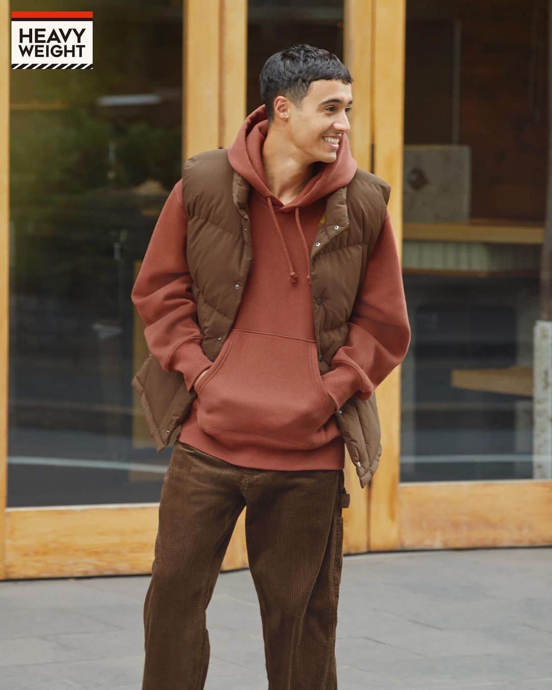 GUのインスタグラム：「. 肉厚生地の、本格スウェット。 HEAVY WEIGHT SWEAT COLLECTION ____________________  ヘビーウェイトスウェットパーカ(長袖)(セットアップ可能) ¥2,990 品番 347965  ヘビーウェイトスウェットプルオーバー(長袖)(セットアップ可能) ¥2,490 品番 347964 ____________________  #ヘビーウェイトスウェット #スウェット #GUコーデ #GUfashion #YOURFREEDOM #GU #ジーユー」