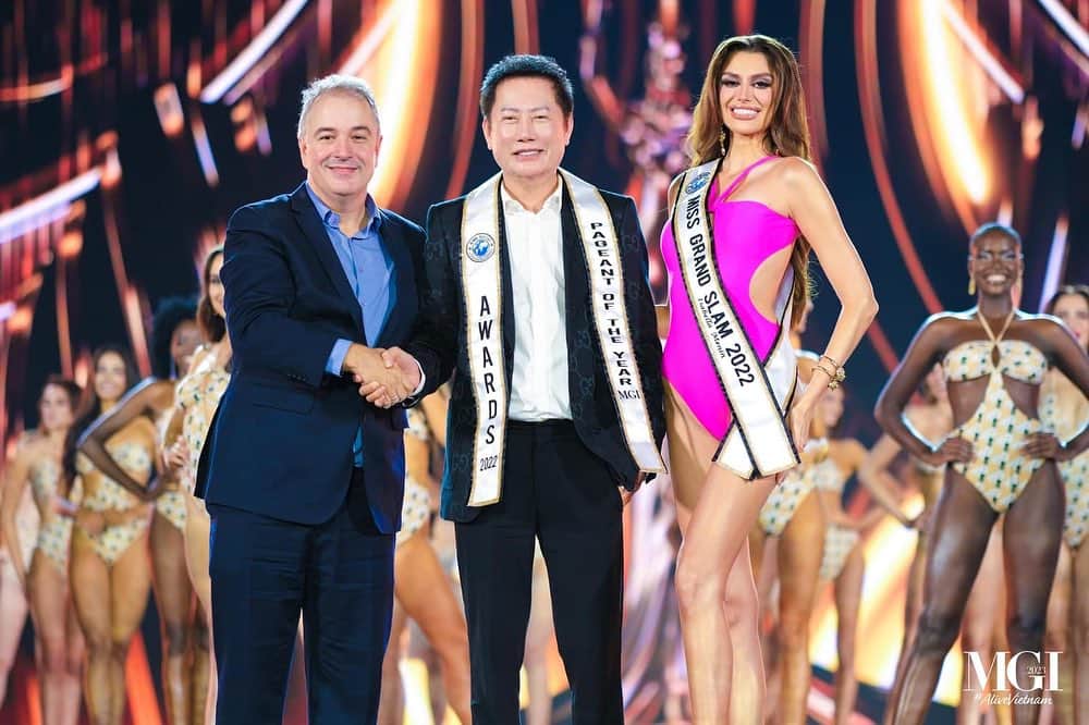 のインスタグラム：「Congratulations @missgrandinternational and our queen @isanmenin ❤️  The priceless prize of Miss Grand Slam 2022 to queen Isabella and Pageant of the Year to Miss Grand International from Global Beauties🏆✨  #MGI2023 #AliveVietnam  #SenVangEntertainment #Staynex  #CollagenElasten #Aratawellness .  #MGI #GrandExperiences #MissGrandInternational #MissGrandInternational2023  #WeAreGRANDthe1andOnly」