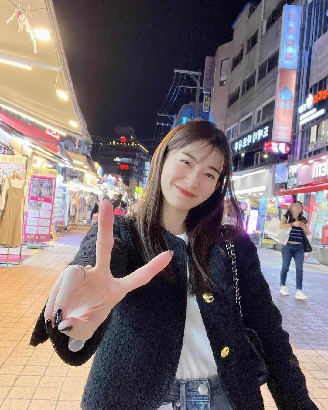 山本里菜さんのインスタグラム写真 - (山本里菜Instagram)「. 韓国旅行日記part2🇰🇷❤︎  ホンデで買い物と眉アート🛍️ 可愛いカフェもたくさん見つけたよ!!!  #韓国旅行 #ホンデ　#弘大　#홍대　　#서울」10月23日 16時24分 - rinayamamoto_0622