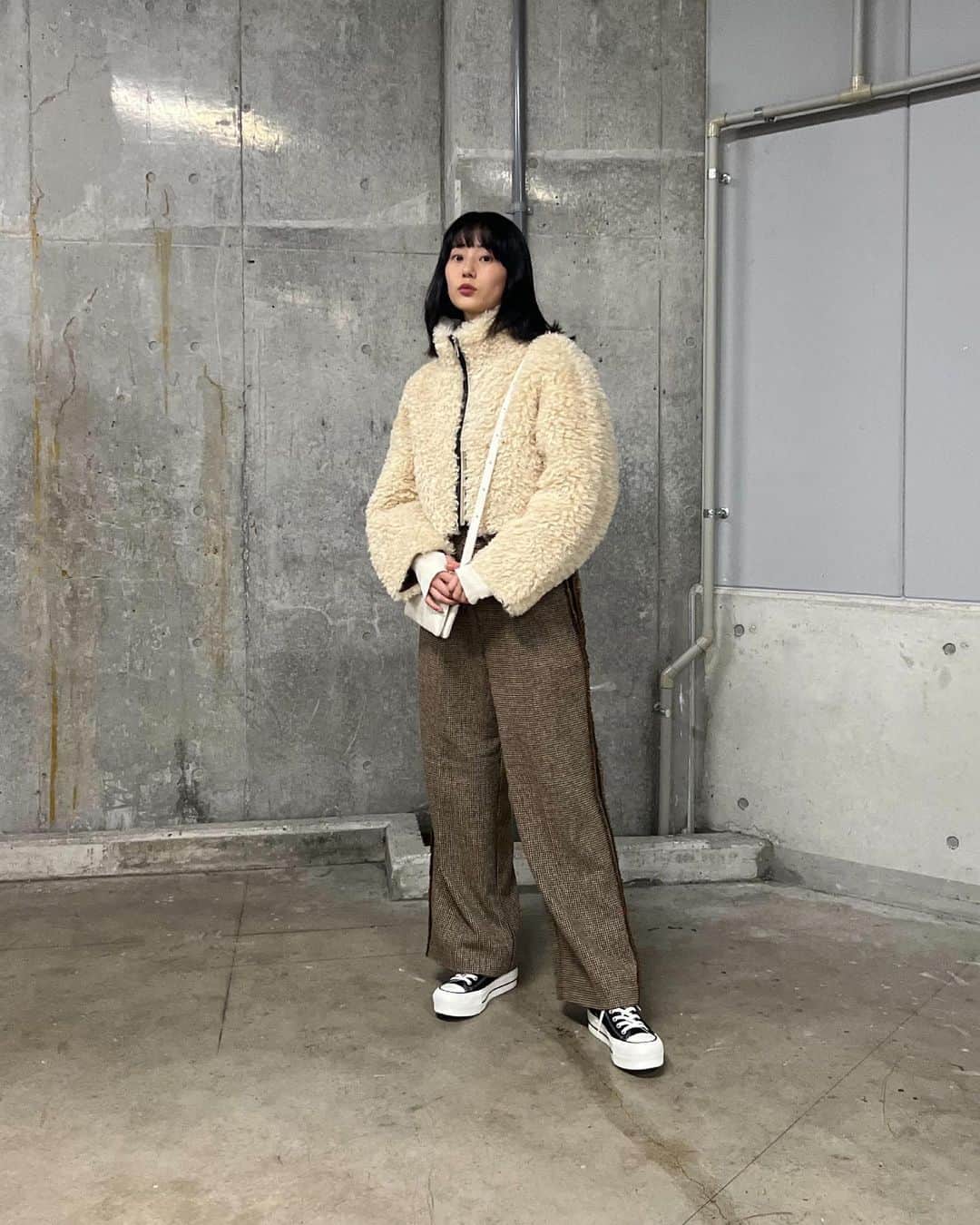 SHEL’TTERのインスタグラム：「ㅤㅤㅤㅤㅤㅤㅤㅤㅤㅤㅤㅤㅤ ▶︎AKANE from The SHEL'TTER TOKYO @akane_1614 【171㎝】 ━━━━━━━━━━━━━━━  ■LIGHT CROP BOA BZ (SLY) ■HG CROP TOPS (SLY) ■WOOL BLEND GUNCLUB CHECK PT (SLY) ■PUFF-FOLD (SHEL'TTER SELECT)  ¥16,500(tax in) ■ALL STAR (R) LIFTED HI (SHEL'TTER SELECT)  ¥10,450(tax in)  ━━━━━━━━━━━━━━━ SHEL'TTERではWINTER SEASONがスタート！ 現在店舗は秋の新作が続々入荷中。 ※店舗によりアイテム・在庫が異なります。ご了承下さいませ。 ━━━━━━━━━━━━━━━ #SHELTTER #TheSHELTTERTOKYO #SHOPSTAFF #SHELTTERSELECT #SLY」
