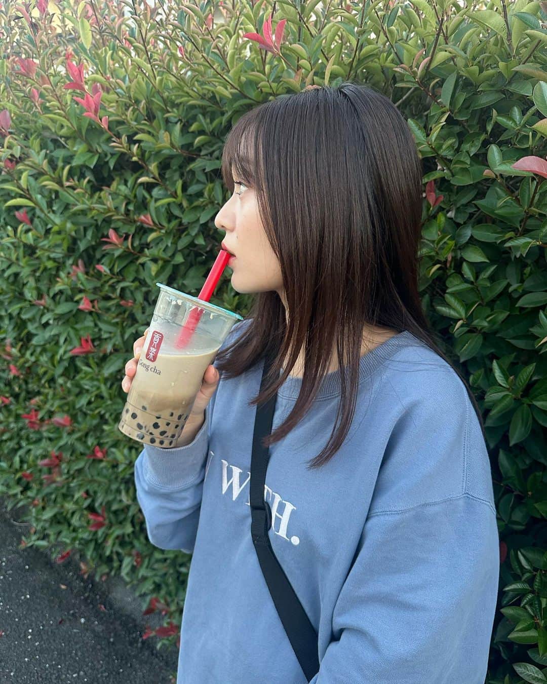 橋本乃依さんのインスタグラム写真 - (橋本乃依Instagram)「☺︎ ここ2週間無性に飲みたくて、やっと飲めました👒 学生時代を思い出しました。 私が飲んでるのは何味でしょーうか！  #タピオカ #のいカフェさんぽ」10月23日 16時29分 - noihashimoto_official