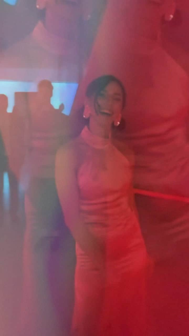 アンナ・キールバシンスカのインスタグラム：「🪩」