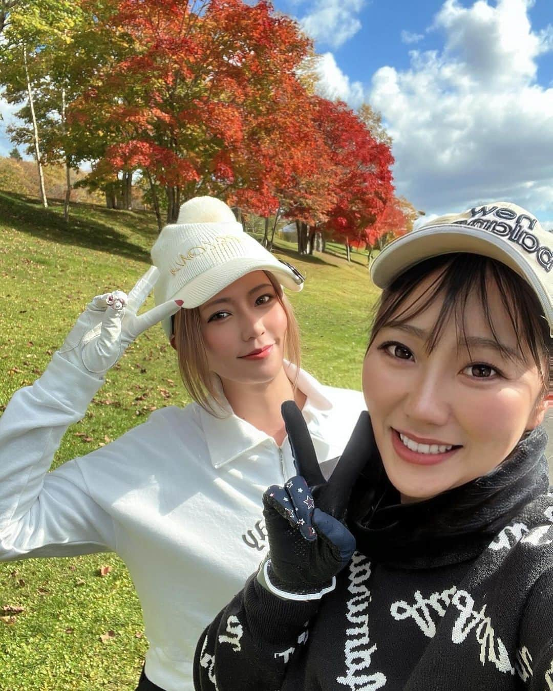 REINAさんのインスタグラム写真 - (REINAInstagram)「. シティーグループゴルフコンペ⛳️ お天気に恵まれ絶好のゴルフ日和でした☀️  スコアは散々でしたが本日出勤ですので よろしくお願いいたします😂🧡  ブービー賞狙い🤣👍🏽  お客様から彩香ﾁｬﾝとイロチおソロで いただいたマーク＆ロナのニット帽 可愛いすぎる🫶🏽💕  OVER LOUNGE CLUB 札幌市中央区南6条西4丁目 第21桂和ビル5F  #すすきの#ラウンジ#すすきのラウンジ#すすきの新店#overloungeclub#オーバーラウンジクラブ#ホステス#キャバ嬢#キャバクラ#ニュークラ#すすきのキャバクラ#すすきのニュークラ#銀座#六本木#中洲#北新地 #callaway#lovecallaway#キャロウェイ#ゴルフコンペ#ゴルフ女子#マークアンドロナ#markandlona#followme」10月23日 16時31分 - reina.overloungeclub