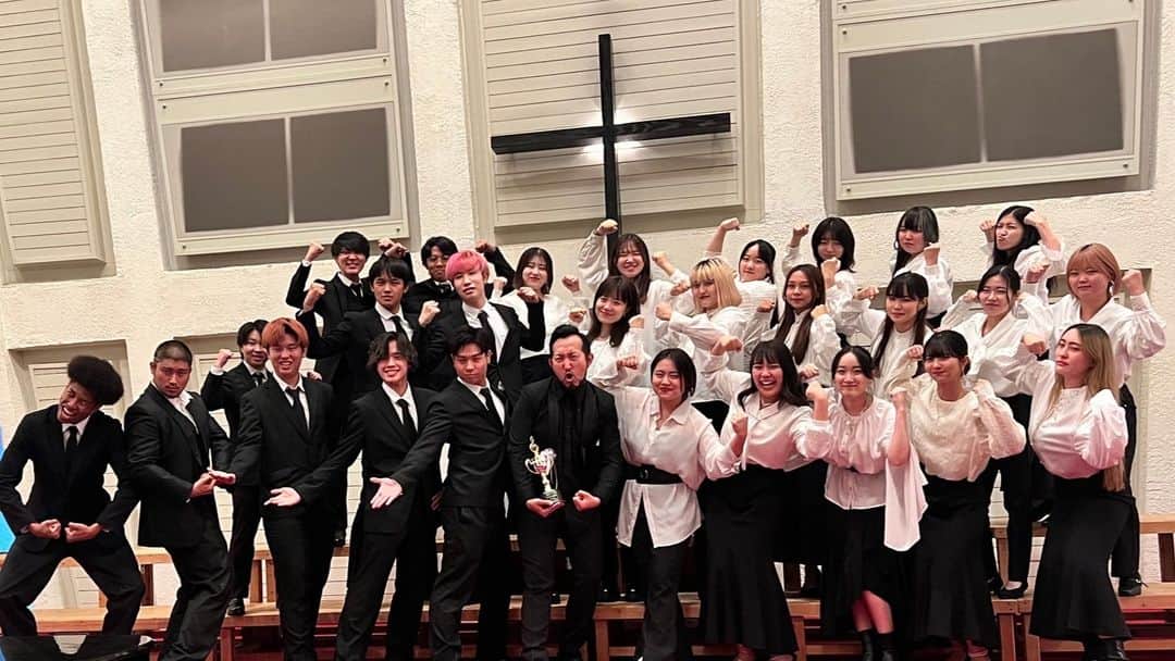 Tokyo School of Music&danceさんのインスタグラム写真 - (Tokyo School of Music&danceInstagram)「* #第5回日本ゴスペル音楽祭  にてTSM GOSPEL ENSEMBLEが 『日本ゴスペル音楽協会賞』を受賞！  日本を代表するゴスペルグループ#thesoulmatics の近藤先生指揮のもと 大変光栄な賞をいただきました。  みんなの表情がすごくいいね👍 大変立派なトロフィーの写真を添えて🏆  == #TSM #東京スクールオブミュージック  #ゴスペル #ヴォーカル #ヴォーカリスト #ゴスペル好きな人と繋がりたい」10月23日 16時32分 - tsm_musicdance