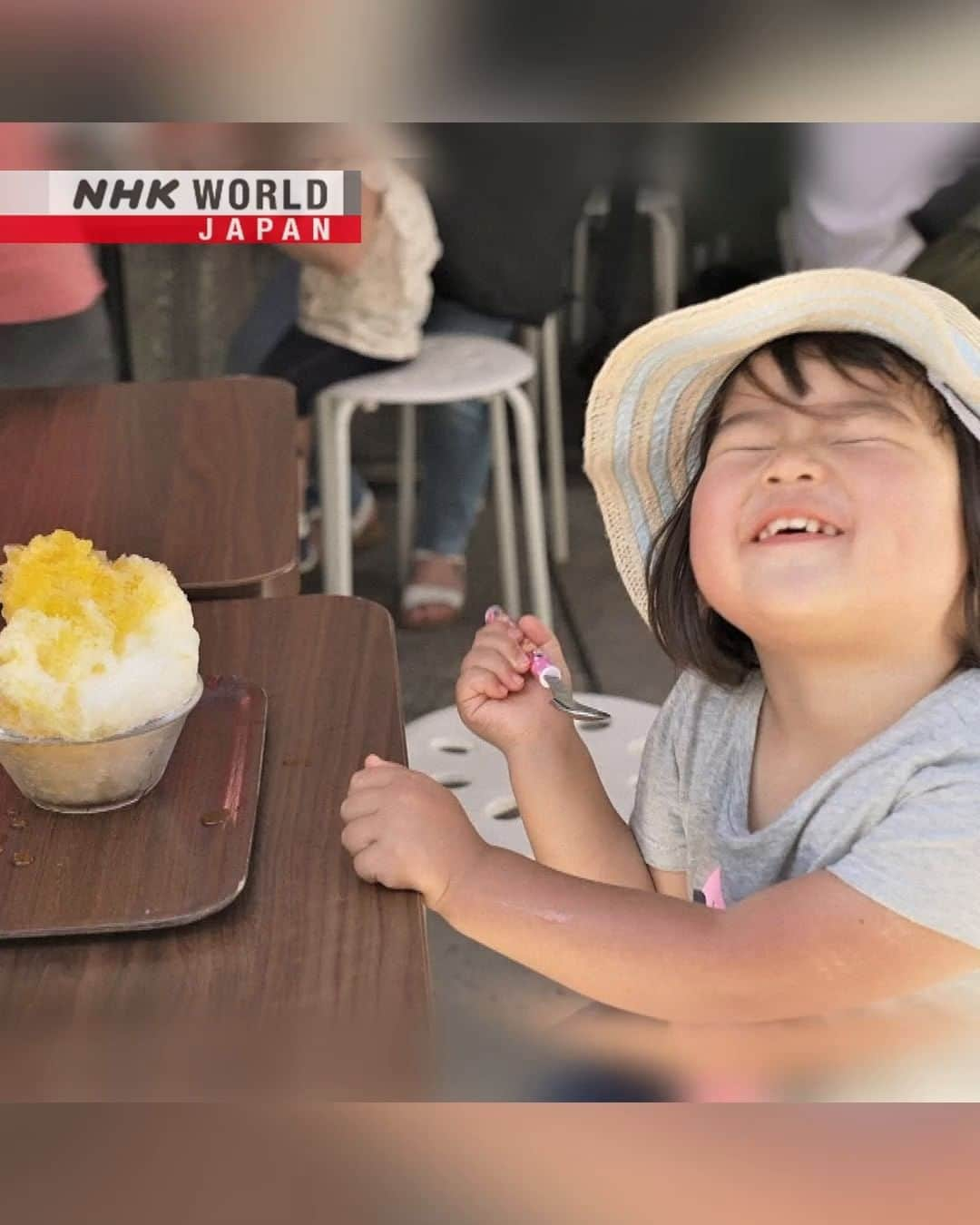 NHK「WORLD-JAPAN」のインスタグラム：「Have you eaten kakigori?🍧😋  This shaved ice treat drizzled with flavored syrup is a delicious staple of summers in Japan. 🧊😎  An ice shop in Osaka Prefecture has been selling kakigori for decades. What keeps the locals coming back for more?💙 . 👉Watch｜Document 72 Hours - Osaka Shaved Ice Shop: Midsummer Memories｜Free On Demand｜NHK WORLD-JAPAN website.👀 . 👉Tap in Stories/Highlights to get there.👆 . 👉Follow the link in our bio for more on the latest from Japan. . 👉If we’re on your Favorites list you won’t miss a post. . . #kakigori #かき氷 #japanesetreats #summertreat #iceblock #summerheat #icemaker #shavedice #japanesefood #japanfoodie #japanesefood #japanesecuisine #japanesedelicacy #japanfood #japaneats #flavoredice #cooldown #hirakata #osaka #discoverjapan #nhkworldjapan #japan」