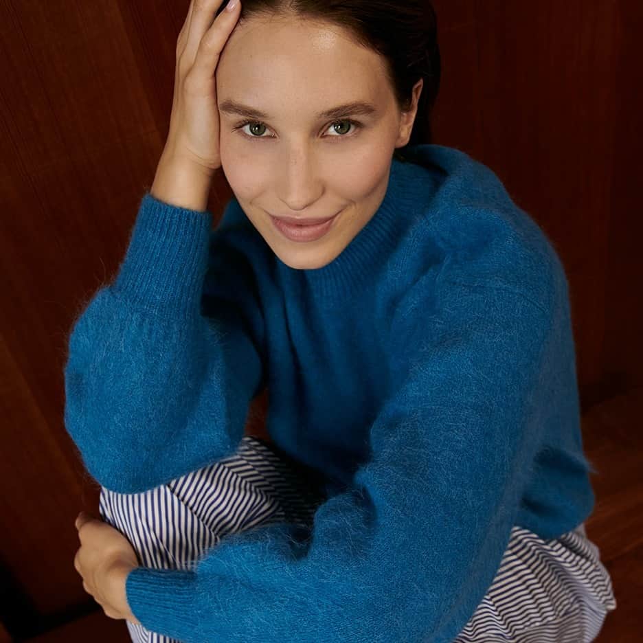 のインスタグラム：「JEU CONCOURS ✨  Cette semaine, Princesse tam tam vous propose de remporter notre cardigan Alpaga, parfait pour être au chaud !  Pour participer : ✨ Suivez le compte @princessetamtam ✨ Likez et enregistrez ce post ✨ Invitez deux ami(e)s en commentaire ✨ Doublez vos chances en partageant ce post en story  Tirage au sort dans 1 semaine, bonne chance à toutes ! 🫶🏼  #PrincesseTamtam #CoupDeCoeur #ChaleurEnMailles #CocooningChic #ÉléganceHivernale #PullsDoux #StyleCosy #ChaleurEtStyle #CoupDeCoeurHivernal #HiverEnChaleur #ModeChaleureuse #ÉtreinteTextile #CharmeDoux #Winter #Automn」