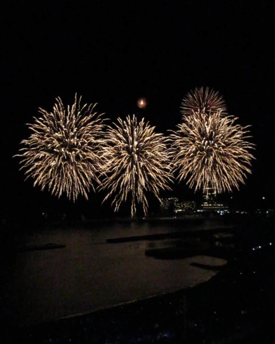 木村なつみのインスタグラム：「🎆🎇」