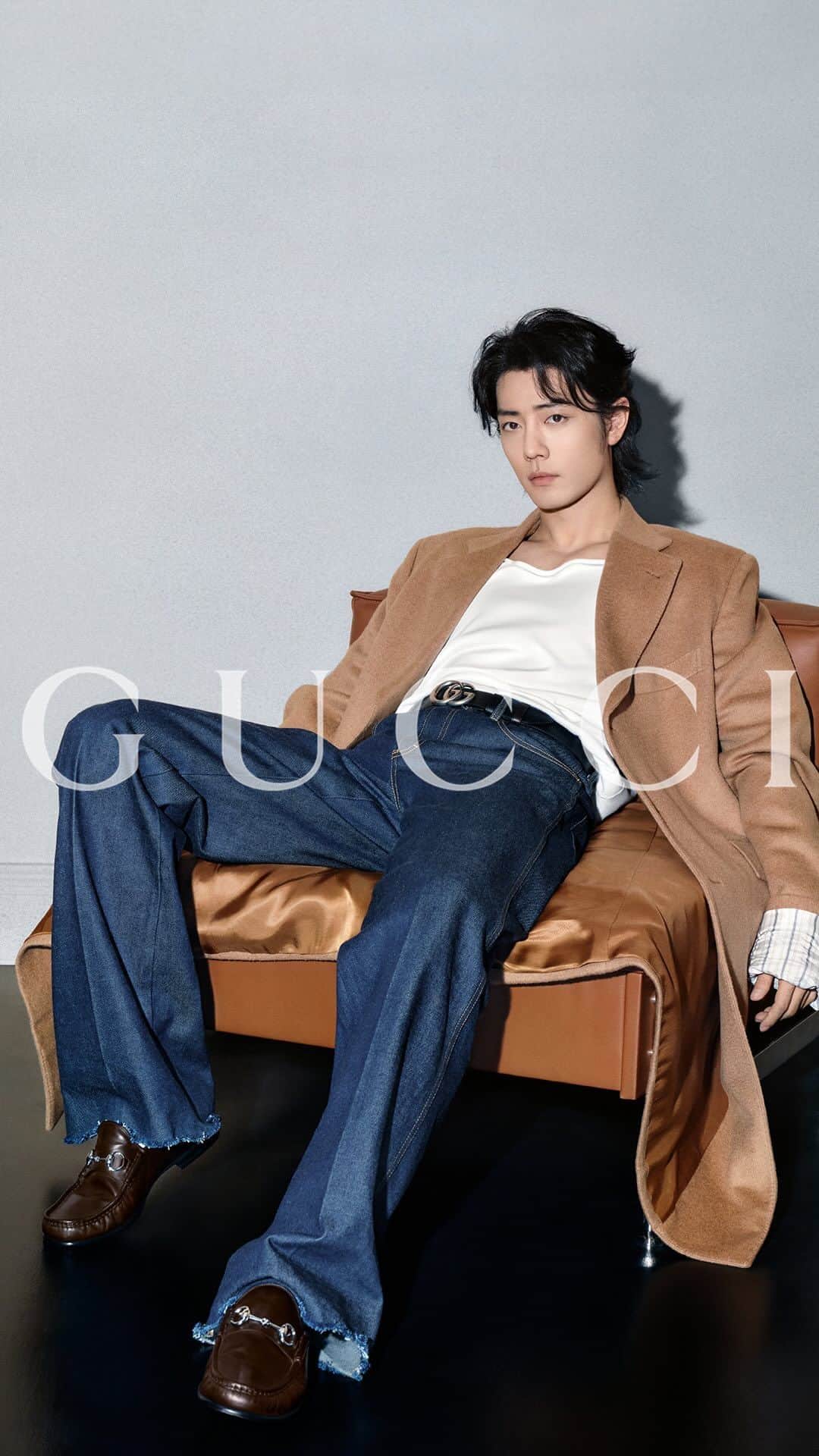 グッチのインスタグラム：「Xiao Zhan meets Horsebit 1953.  Creative Director: Sabato De Sarno Artistic Director: Riccardo Zanola Photographer: Feng Li  Global Brand Ambassador Xiao Zhan for the Horsebit 1953 loafer campaign.  #GucciHorsebit1953 #XiaoZhan」