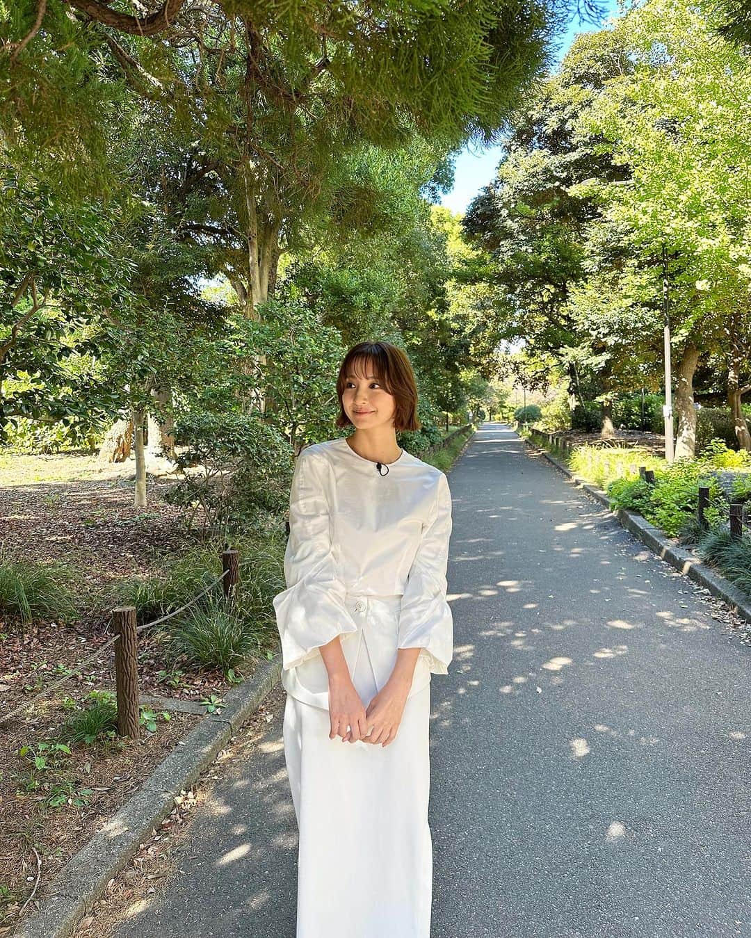 篠田麻里子のインスタグラム：「収録衣装👗 @stylings_official   今日は暖かくて過ごしやすい日だったね🫶 楽しい収録終わりました♪  #楽しい一日」