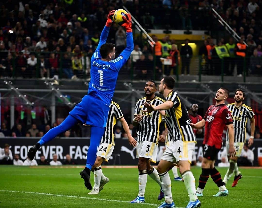 ヴォイチェフ・シュチェスニーさんのインスタグラム写真 (ヴォイチェフ・シュチェスニーInstagram)「An important win