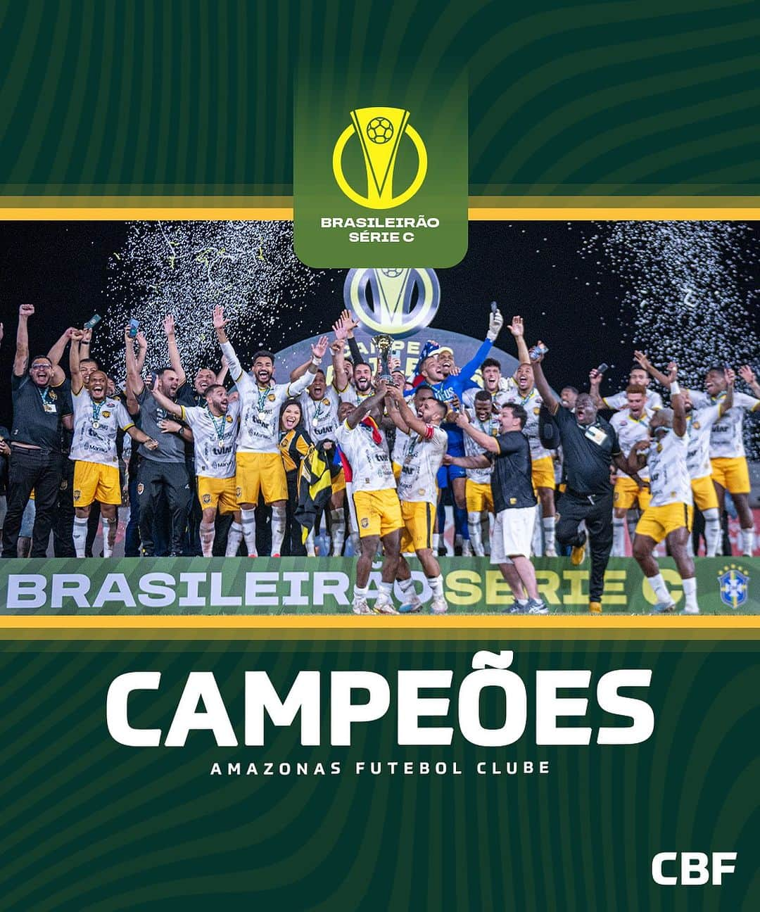 サッカー ブラジル代表チームさんのインスタグラム写真 - (サッカー ブラジル代表チームInstagram)「Amazonas campeão!! 💛🖤  De virada, o Amazonas venceu o Brusque por 2 a 1, neste domingo, e conquistou o título da Série C do Campeonato Brasileiro.  Fundado há quatro anos, o clube é o primeiro do Amazonas a vencer um título nacional. O time também contou com o artilheiro da competição. Autor do gol do título, Sassá marcou 18 gols.   Parabéns, Onça Pintada 🐆」10月23日 8時11分 - cbf_futebol