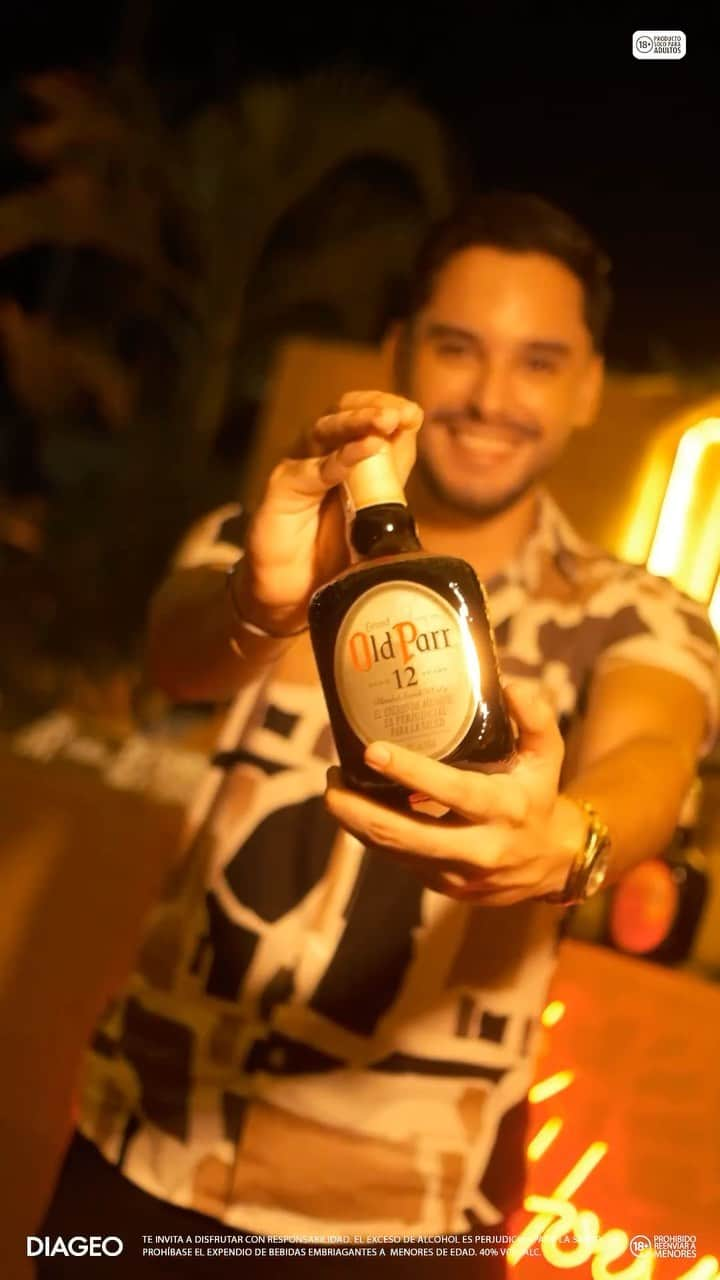 Old Parr Oficialのインスタグラム：「Muévete al ritmo de tu corazón con Old Parr​  Etiqueta a tus amigos y disfruten de un momento Old Parr🥃」