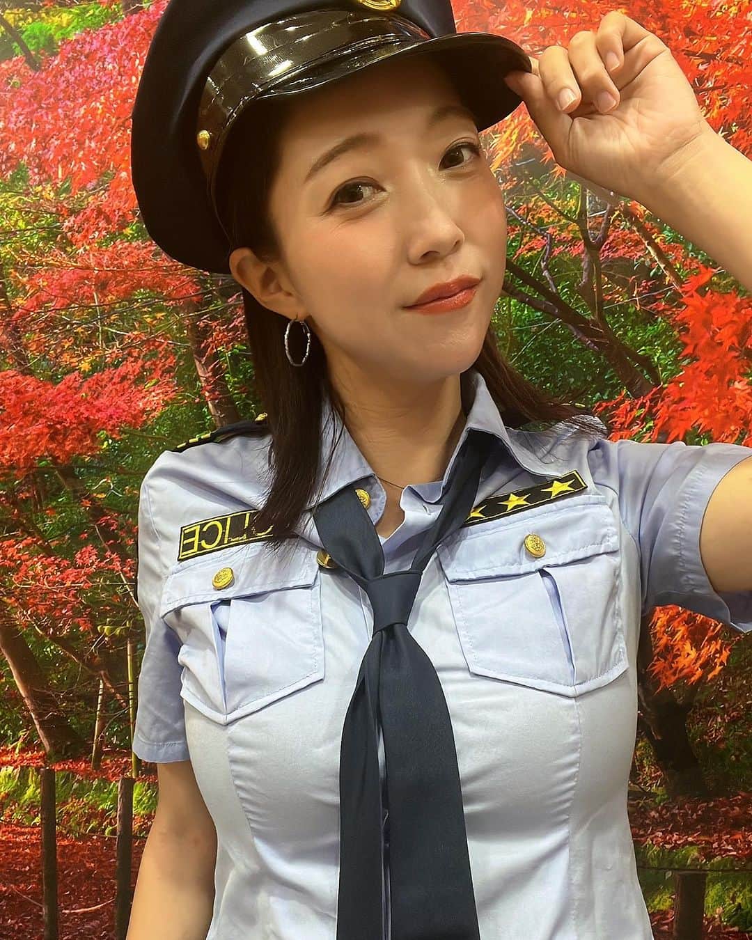 サニーデイガールズのインスタグラム：「おはあみ❤️ 本日２３日はマイホーム🎣でるんるんとW来店だよぉぉ❗️ 嬉しい☺️久しぶりのるんるんと2人✌️ 今日もるんるんにいっぱい可愛がって可愛がってもらおっとww🤭  ハロウィンウィークなので、マイホーム🎣ではいつもの？特攻服www 昨日はるんるんホームでムチムチミニスカポリスコスプレでした🤭  さーて今日はるんるんと何のコスプレでしょうか❓🫣 お楽しみにっ😚  @asai_ami」