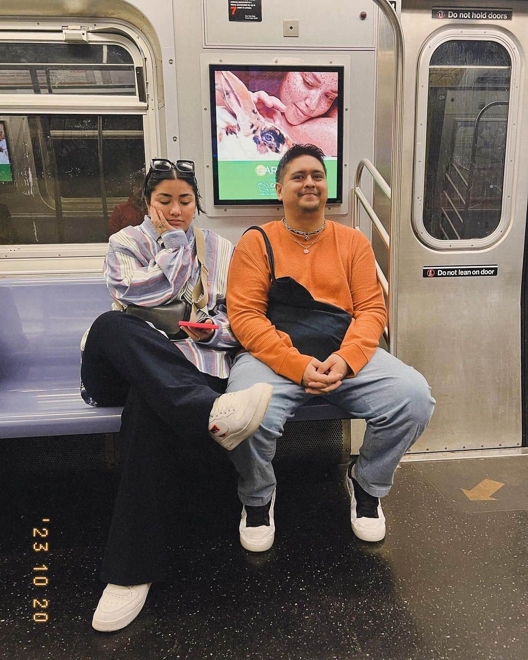 ローレン・ヤングさんのインスタグラム写真 - (ローレン・ヤングInstagram)「Having the best time going around America with my bestest friend and favorite person, @vicvicyoung 💓 Love you forever kuya Vic 🥹」10月23日 8時39分 - lo_young