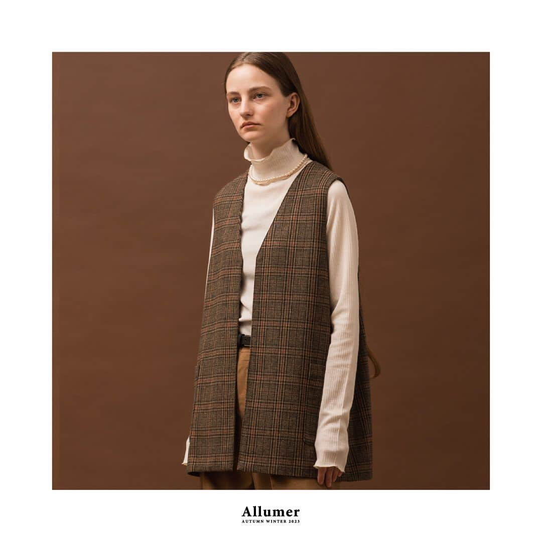 ALLUMERさんのインスタグラム写真 - (ALLUMERInstagram)「Allumer 2023 AUTUMN WINTER  Wool Middle Length Gilet  ￥14,300(tax in)  #allumer」10月23日 9時00分 - allumerofficial