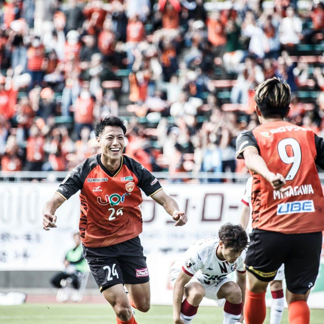 レノファ山口FCさんのインスタグラム写真 - (レノファ山口FCInstagram)「10.22🆚岡山 カメラマン菓子谷さんのピックアップフォト！ #renofa #矢島慎也 #関憲太郎 #高橋秀典 #梅木翼 #沼田圭悟 #平瀬大 #河野孝汰 #大槻周平 #池上丈二」10月23日 9時10分 - renofa_yamaguchi