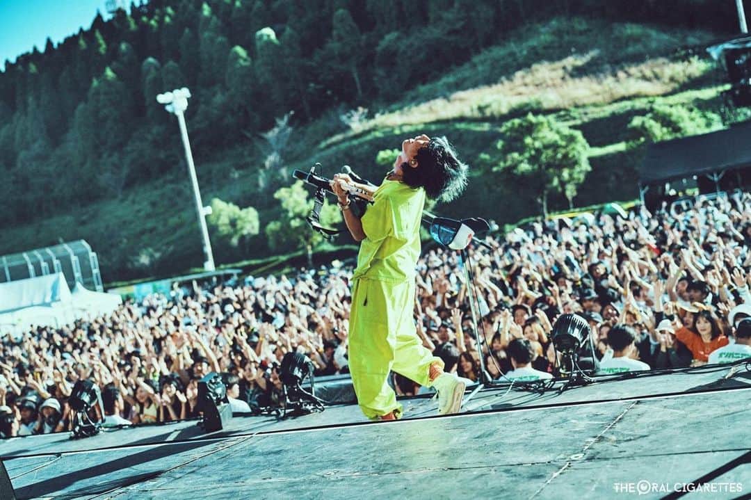 あきらかにあきらのインスタグラム：「オリバニアン(サツマニアン？)ありがとうございましたああああああ💛 眩しかったぜえええええ☀️ 📸 @ryotarokawashima_rcn」