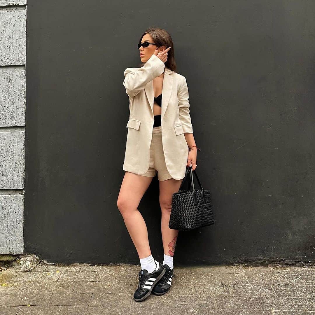 Mariana Sampaioのインスタグラム：「Dominguinho em SP Hoje teve passeio pela cidade! Onde será que a gente foi? Amanhã posto tourrr」