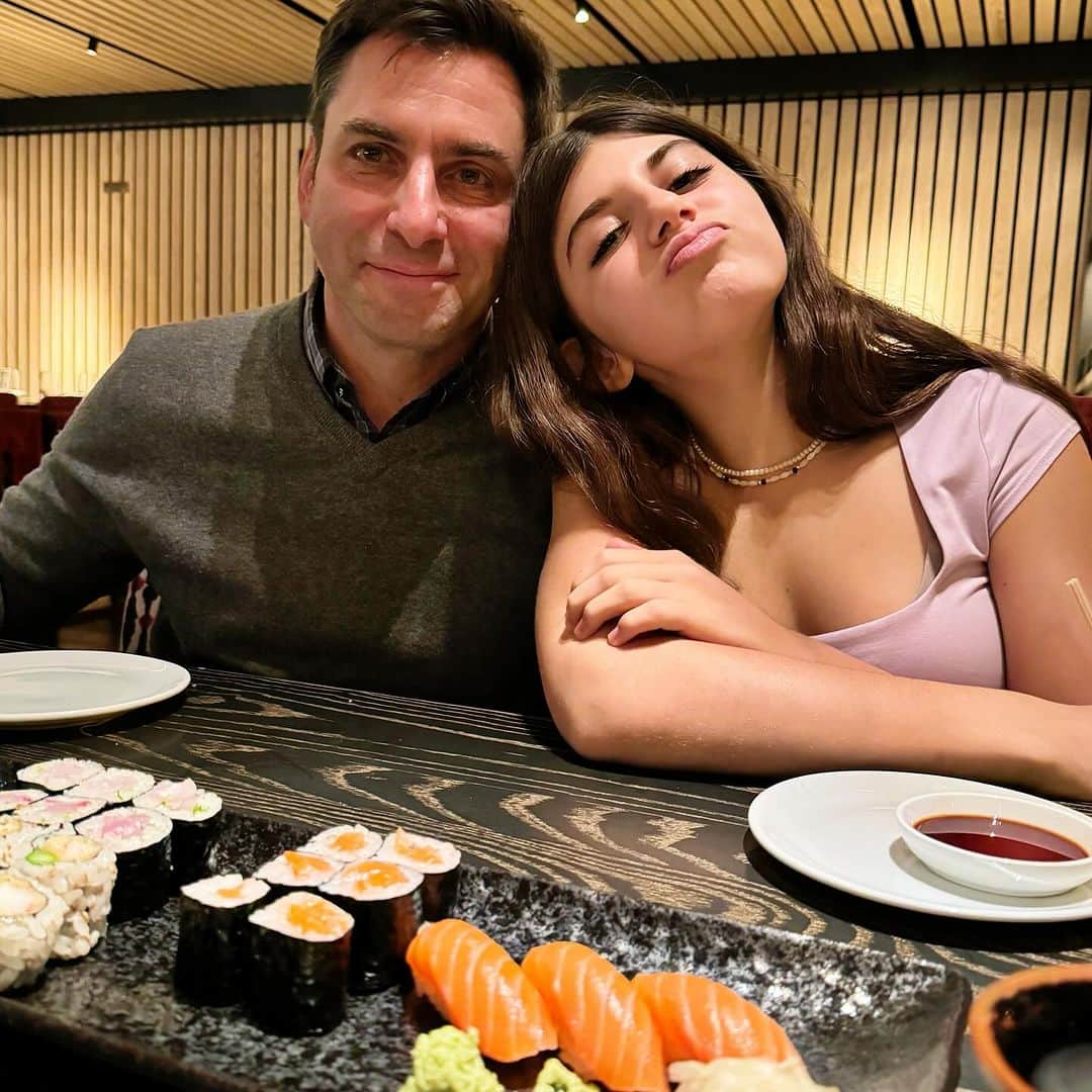 Ilana Wilesさんのインスタグラム写真 - (Ilana WilesInstagram)「It was Mike’s birthday today! 51. Craziness. He had diner eggs for breakfast, an Italian sandwich for lunch, Nobu for dinner and also got to walk through Washington Square Park on one of the first non-rainy Sundays this fall, got to visit the biggest thing to happen to NYC since Studio 54 (the new Wegman’s in Astor Place), returned the expensive cashmere sweater I got him in exchange for two less expensive cashmere sweaters… oh! And the Giants won! So all in all, an excellent day in the Mikeyverse!」10月23日 9時58分 - mommyshorts