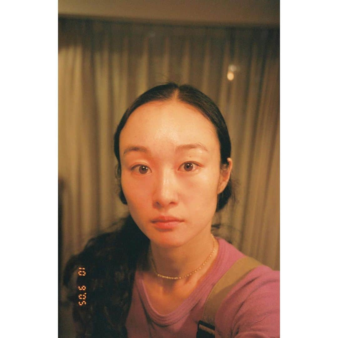 小野ゆり子さんのインスタグラム写真 - (小野ゆり子Instagram)「スワイプ危険です。 めっちゃ鼻に付く自撮りたちは譲り受けたビッグミニのわからなすぎる露出補正や光の研究です👩🏻‍🔬 お友達の皆さん会ったら写真撮らせてください👩🏻‍🏫」10月23日 10時14分 - yurikoono_official