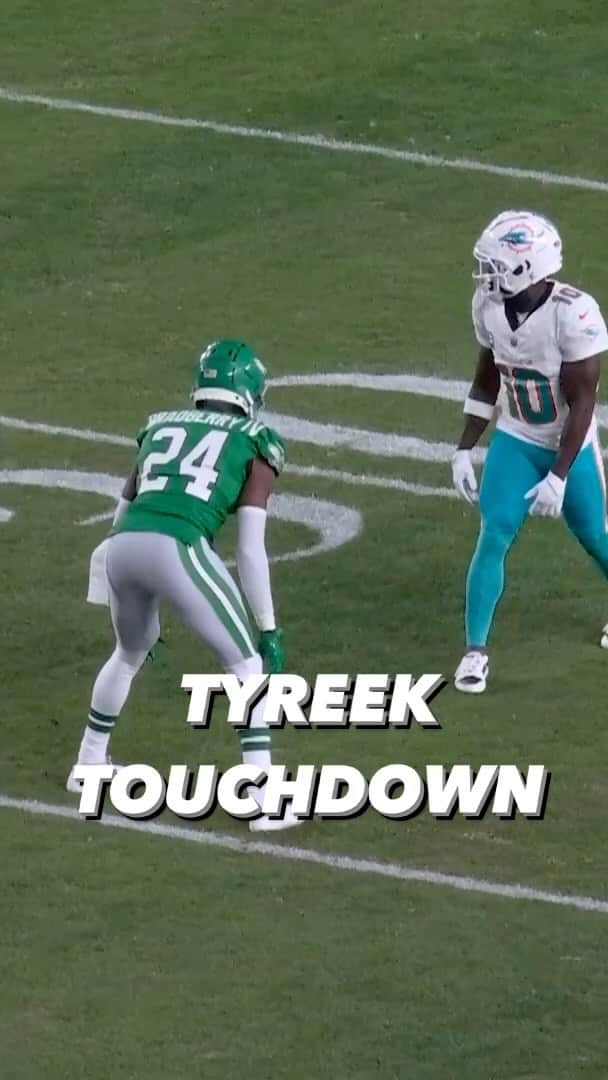 マイアミ・ドルフィンズのインスタグラム：「Tyreek Hill is SO fast!」