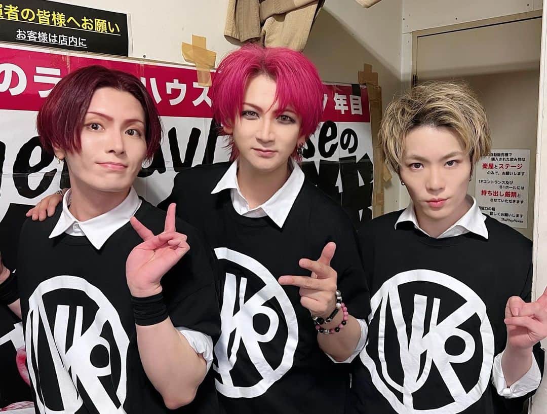 Ikuoのインスタグラム：「町田ThePlayHouse The Splendid Rockers  ThePlayHouse 40th anniversary  渋谷学園アニソン軽音部Agitatoとのツーマン！ 無事終了しました！ かつてはホームグラウンドの一つだったプレハ！ なんと10年ぶりの出演でした！ Agitatoとともにプレハ40周年をお祝いできて嬉しかったです！ 来てくれた皆さんありがとう！ 最高でした！！  これで年内の軽音部終了です！  来年もよろしくお願いします！  M-01.Believer（デジモンセイバーズ） M-02. Driving Myself（テニスの王子様） M-03. OVERLAP（遊戯王デュエルモンスターズ） M-04. Make you free（テニスの王子様） M-05.Hands Up （feat.SHINGO） M-06.N.S.R M-07.ヒラリ（デジモンセイバーズ） M-08.FLY EN-LONG WAY（テニスの王子様）  #ikuo #tatsu #masato」