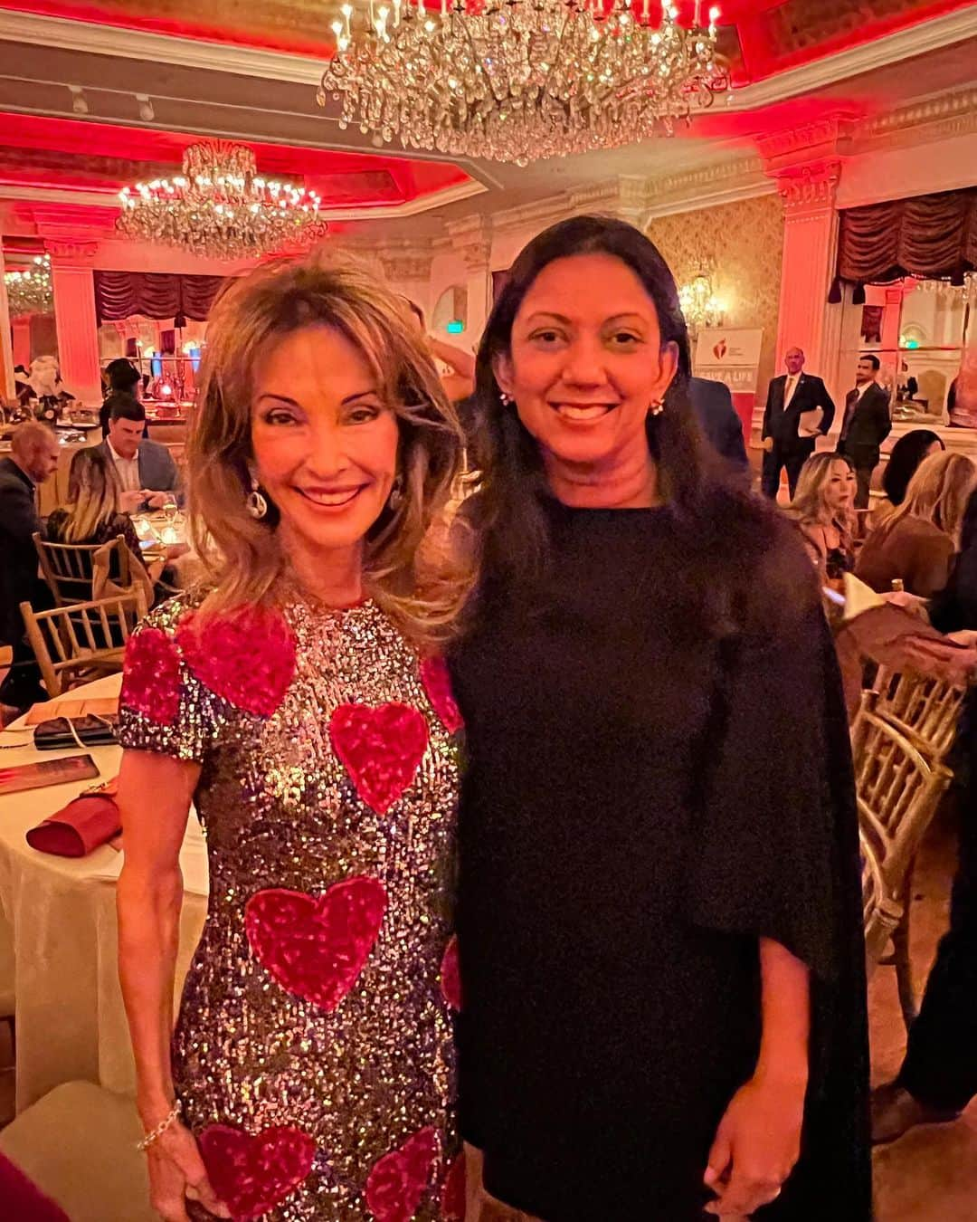 スーザン・ルッチさんのインスタグラム写真 - (スーザン・ルッチInstagram)「Beginning of a great weekend—so thankful to be speaking at an American Heart Association event—this time in my own backyard! A great bonus was meeting Dr. Avni Thakore, brilliant cardiologist❤️❤️❤️ #putyourselfonyourto-dolist! @goredforwomen @american_heart」10月23日 10時42分 - therealsusanlucci