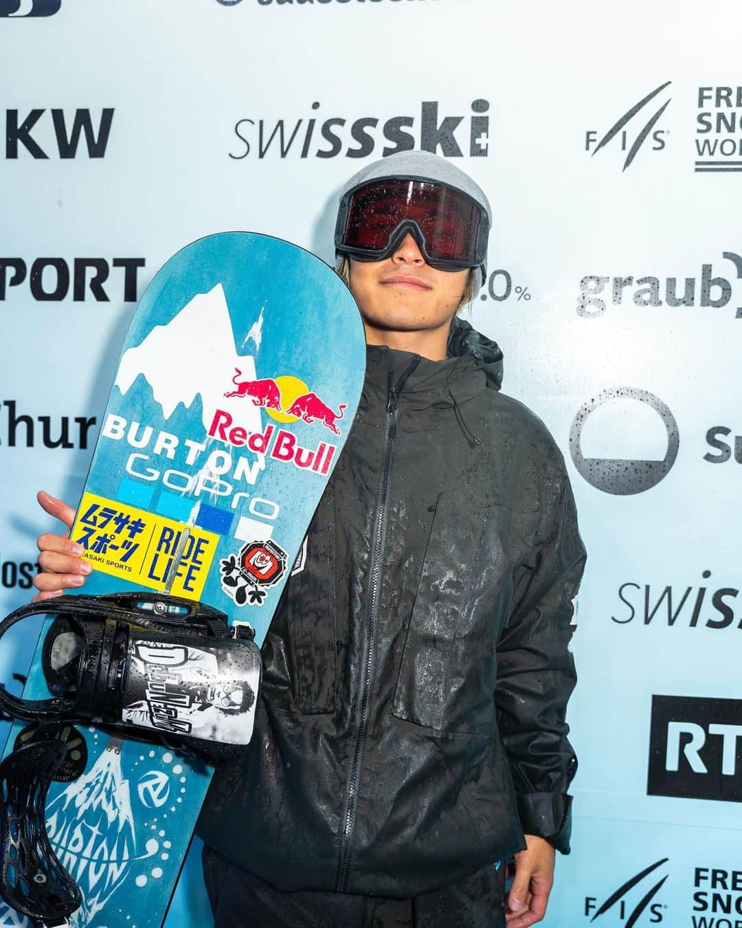 大塚健のインスタグラム：「Thank u Chur! Ended up 3rd. Stoked to get on the podium at first competition of the season 🥉 ARIGATO @yas_sato   Pic: @f.storm」