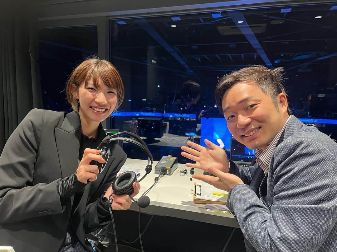 石井優希さんのインスタグラム写真 - (石井優希Instagram)「. 2023/24 V1 league women SAGAアリーナで開幕しました。 2日間GAORAで実況吉田さんと初の解説をさせて頂きました🗣️ 2連勝NICE👍🏻✨✨  試合前にはストリートフェスでトークショーもさせてもらい楽しい時間を過ごさせてもらいました😆  キラさん絵里香さんとも会えてハピハピ💕  #初解説 #お喋り語彙力強化中w #みんなに会えるの嬉しい #密かに映るマー先生が癒し☺️」10月23日 10時47分 - yuki.ishii