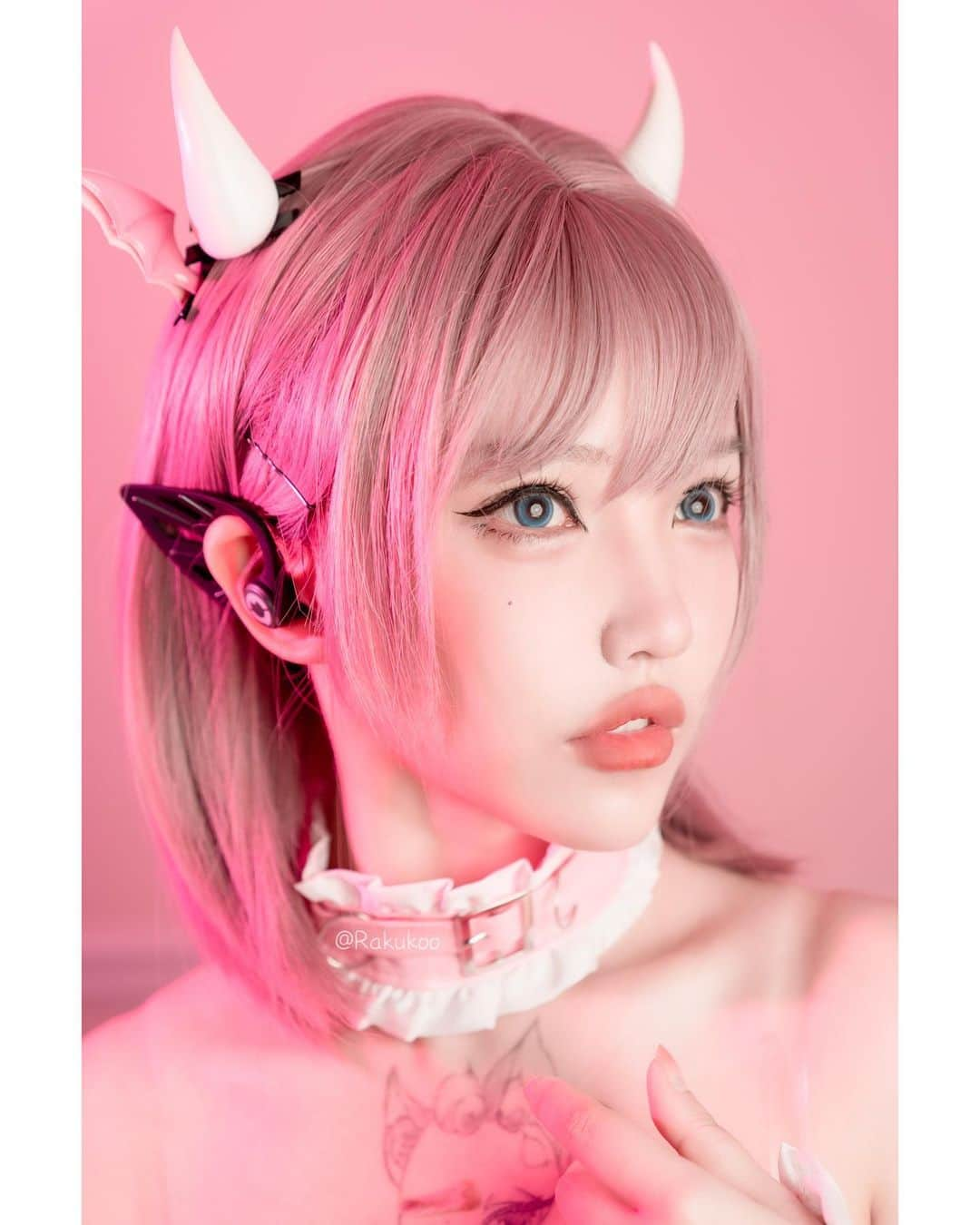 犬神洛洛子さんのインスタグラム写真 - (犬神洛洛子Instagram)「Pink devil 😈💗 Earphones from @yowu.chan   #cosplay #pinkhair #devilgirl」10月23日 11時02分 - rakukoo