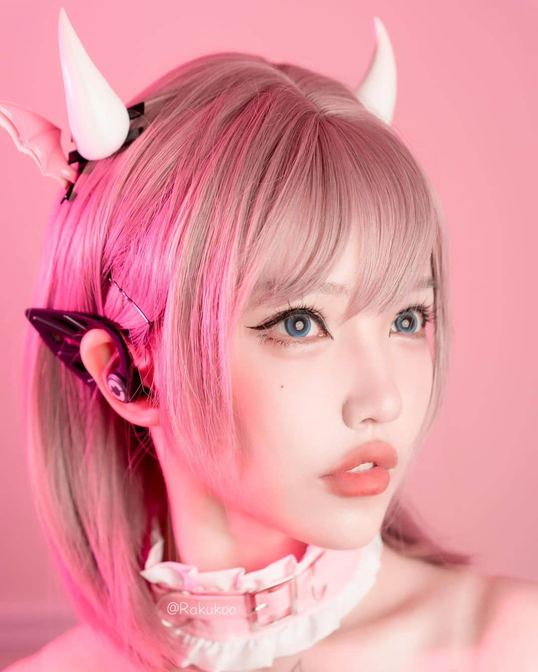 犬神洛洛子さんのインスタグラム写真 - (犬神洛洛子Instagram)「Pink devil 😈💗 Earphones from @yowu.chan   #cosplay #pinkhair #devilgirl」10月23日 11時02分 - rakukoo