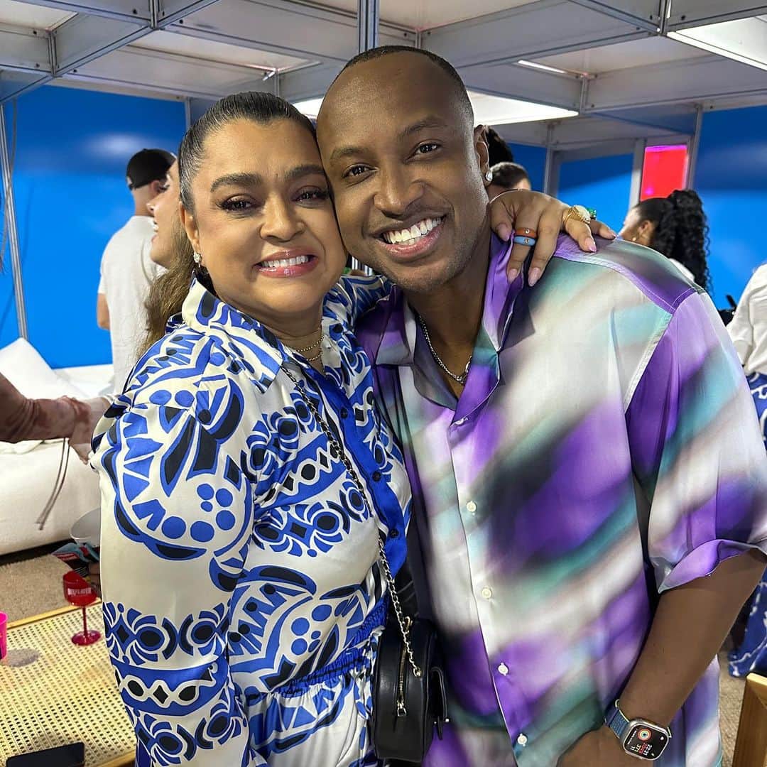 Preta Gilのインスタグラム：「Te amo @thbarbosa foi muito linda a  @tardezinha de vocês @rafaelzulu . Que emoção você e o Rei @pericles !!!! @prateadobass você é foda !!! @thiagomartins amei te encontrar amigo, @gilancellotti te amo baby!!! #tardezinha」