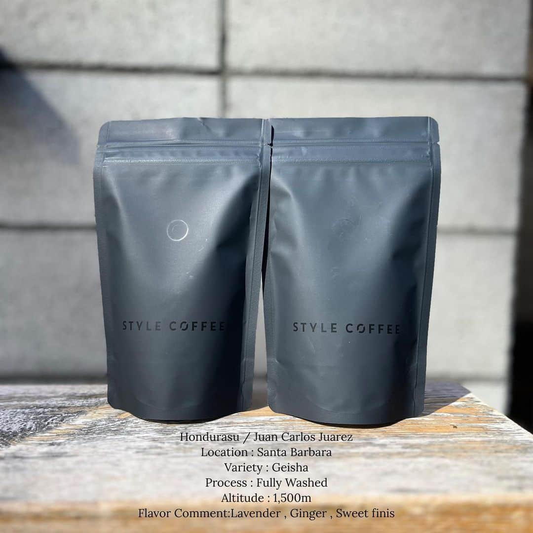 のインスタグラム：「【ABOUT LIFE COFFEE BREWERS 道玄坂】  "New Release 🇭🇳" HONDURAS of @stylecoffee_kyoto   Hondurasu / Juan Carlos Juarez Location : Santa Barbara Variety : Geisha Process : Fully Washed Altitude : 1,500m  Flavor Note : Lavender , Ginger , Sweet finish 🍐🫚  最高級品質のひとつゲイシャ種のホンジュラス✨ ジャスミンを思わせる上品かつどこか親しみのある コーヒーです☕️ 洋梨のような甘さで始まり、後半にかけての甘口ジンジャーのような口当たりをお楽しみください🍐  🚴dogenzaka shop 9:00-18:00(weekday) 11:00-18:00(weekend and Holiday) 🌿shibuya 1chome shop 8:00-18:00  #aboutlifecoffeebrewers #aboutlifecoffeerewersshibuya #aboutlifecoffee #onibuscoffee #onibuscoffeenakameguro #onibuscoffeejiyugaoka #onibuscoffeenasu #akitocoffee  #stylecoffee #warmthcoffee #aomacoffee #specialtycoffee #tokyocoffee #tokyocafe #shibuya #tokyo」