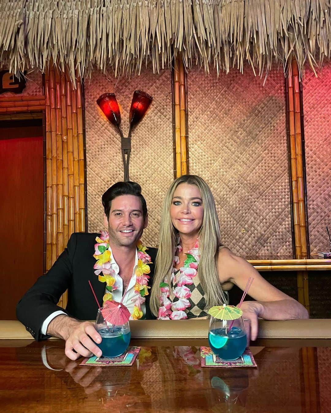 デニス・リチャーズのインスタグラム：「You don’t need to leave Pasadena to go to Trader Vics #circa90’s. Get excited for the video of this incredible listing coming soon 👀」