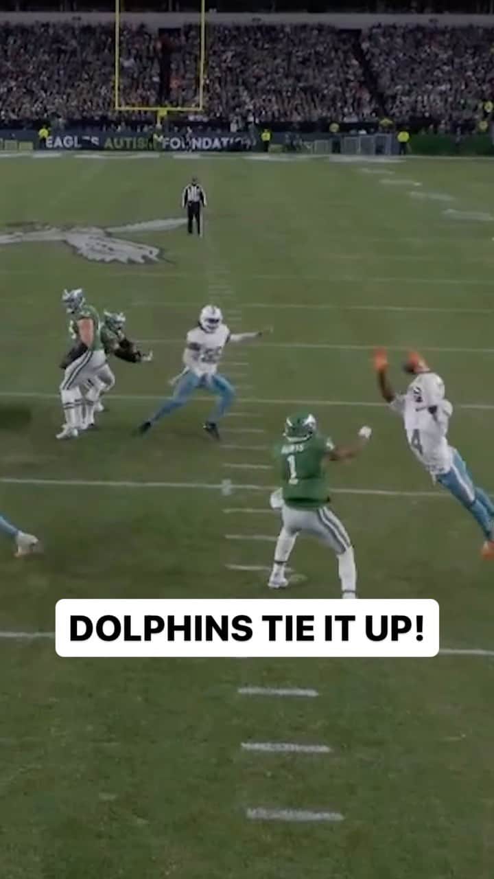マイアミ・ドルフィンズのインスタグラム：「Tip. Pick. Six. 🐬  📺: #MIAvsPHI on NBC  📱: Stream on #NFLPlus」