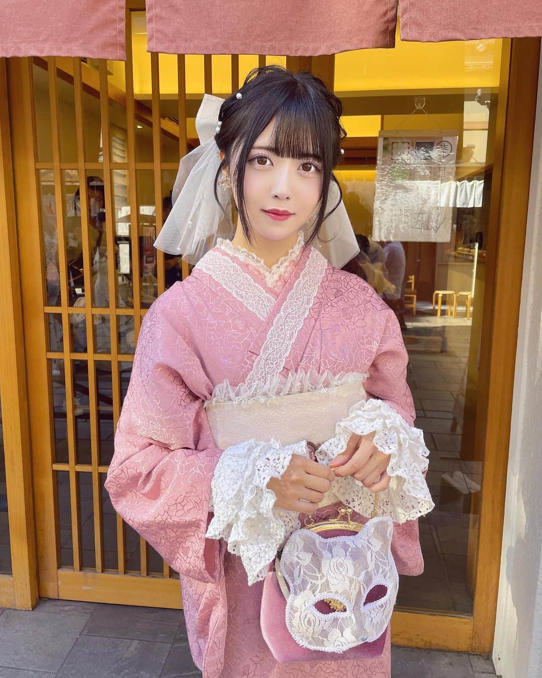 椎名音心さんのインスタグラム写真 - (椎名音心Instagram)「・ 去年は毎月1、2回は着物きてたな🤔 和服いっぱいきたいー！ ・ ・ ・ #着物 #着物レンタル #着物ヘア #着物女子 #着物コーディネート #和装ヘア #和装 #浅草着物レンタル #kimono #kimonos #kimonostyle #kimonofashion #kimonogirl #japanesegirl #kawaii #アイドル #地下アイドル #大正ロマン #大正ロマン館 #asakusa #量産型 #量産型ヲタク #量産型コーデ #推し活 #推し活女子 #pink」10月23日 11時33分 - mm__neko225