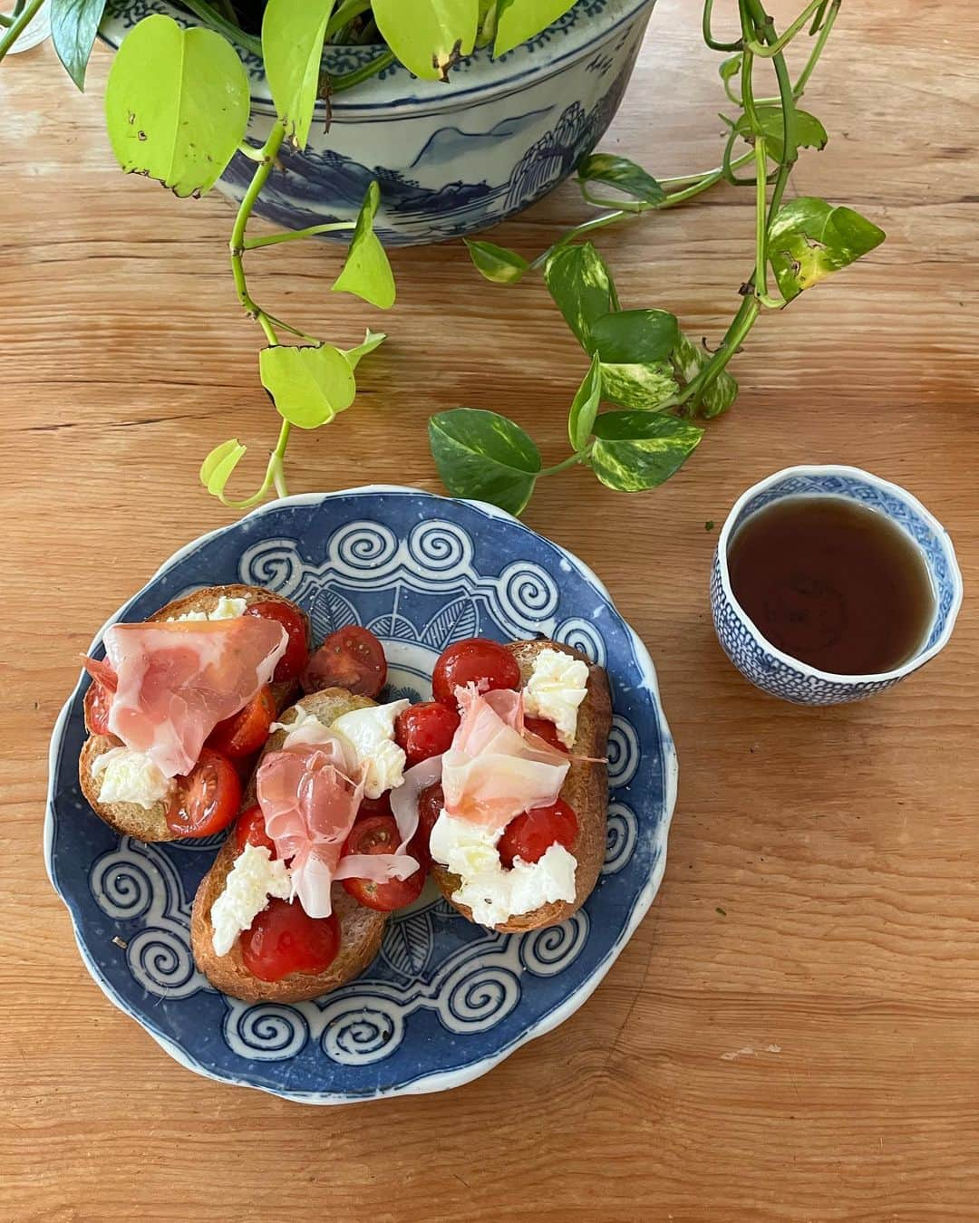 高見恭子さんのインスタグラム写真 - (高見恭子Instagram)「今日食べたものが明日のあなたの笑顔  #table #tableware  #smile #food  #eatwell  #lifeisbeautiful  #cooking  #cook  #lifestyle  #lovelife」10月23日 11時47分 - takami_kyoko