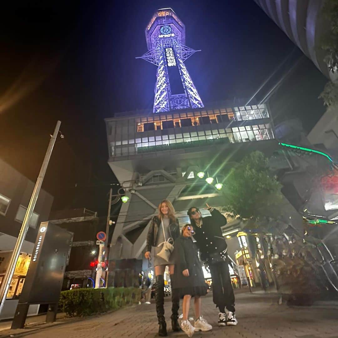 のインスタグラム：「外国の方たちと撮り合いっこした🫱🏻‍🫲🏼」