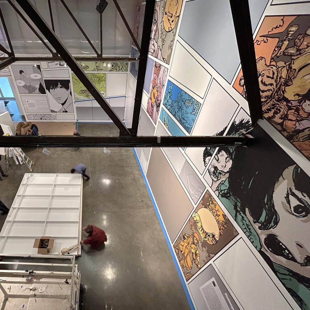 GINZA SONY PARK PROJECTさんのインスタグラム写真 - (GINZA SONY PARK PROJECTInstagram)「【"MANGA in New York” starts on Fri., Oct 27!】  Preparations have begun at the venue, Studio 525! MANGA created with 6 Japanese artists has been exhibited on the wall and It'll be spread all over the wall. Furthermore, by designing experiences that incorporate various Sony's proprietary technologies such as the "Tensor Valve™" odorant control technology, which links "scents" to the MANGA's story and "Active Slate" equipped with Haptics has been installed in the floor, which expands the MANGA's sci-fi feel. We have created a brand new experiential exhibition that  immerses you in the world of MANGA. Look forward to seeing what new experiences you can have here from Oct 27th!  -————————⁠ ”MANGA in New York presented by Ginza Sony Park Project”  Friday, October 27 - Sunday, November 5 10 a.m. - 6 p.m. *This exhibition is open daily until Sunday, November 5.  *Only opening day, Friday October 27 will be open from 2:00 p.m.  at Studio 525 (525 West 24th Street, NYC) www.sonypark.com/mangainnewyork -————————⁠  ニューヨークの会場では着々と準備が進んでいます！ また、東京・銀座のSony Park Miniは、10/28より『Manga in New York』サテライトスペースに。ニューヨークの雰囲気を感じながらオリジナルマンガをお楽しみいただけます。  #MANGAinNY  @ichijo_hikaru_  @katsuyaterada  @takakurakazuki  @masanobuhiraoka  @moko__to__moko  @mllnnmprd   #HikaruIchijo #一乗ひかる #KatsuyaTerada #寺田克也  #Takakurakazuki #たかくらかずき #MasanobuHiraoka #平岡政展 #MikuMasuda #ますだみく #millenniumparade   #NewYork #HighLine #Chelsea #NewYorkArtGallery #ChelseaArtGallery @studio525nyc #studio525 #Manga #マンガ #漫画 #Comic #Art #Technology #アート #テクノロジー #GinzaSonyParkProject #GinzaSonyPark #SonyPark #Sony」10月23日 11時50分 - ginzasonypark