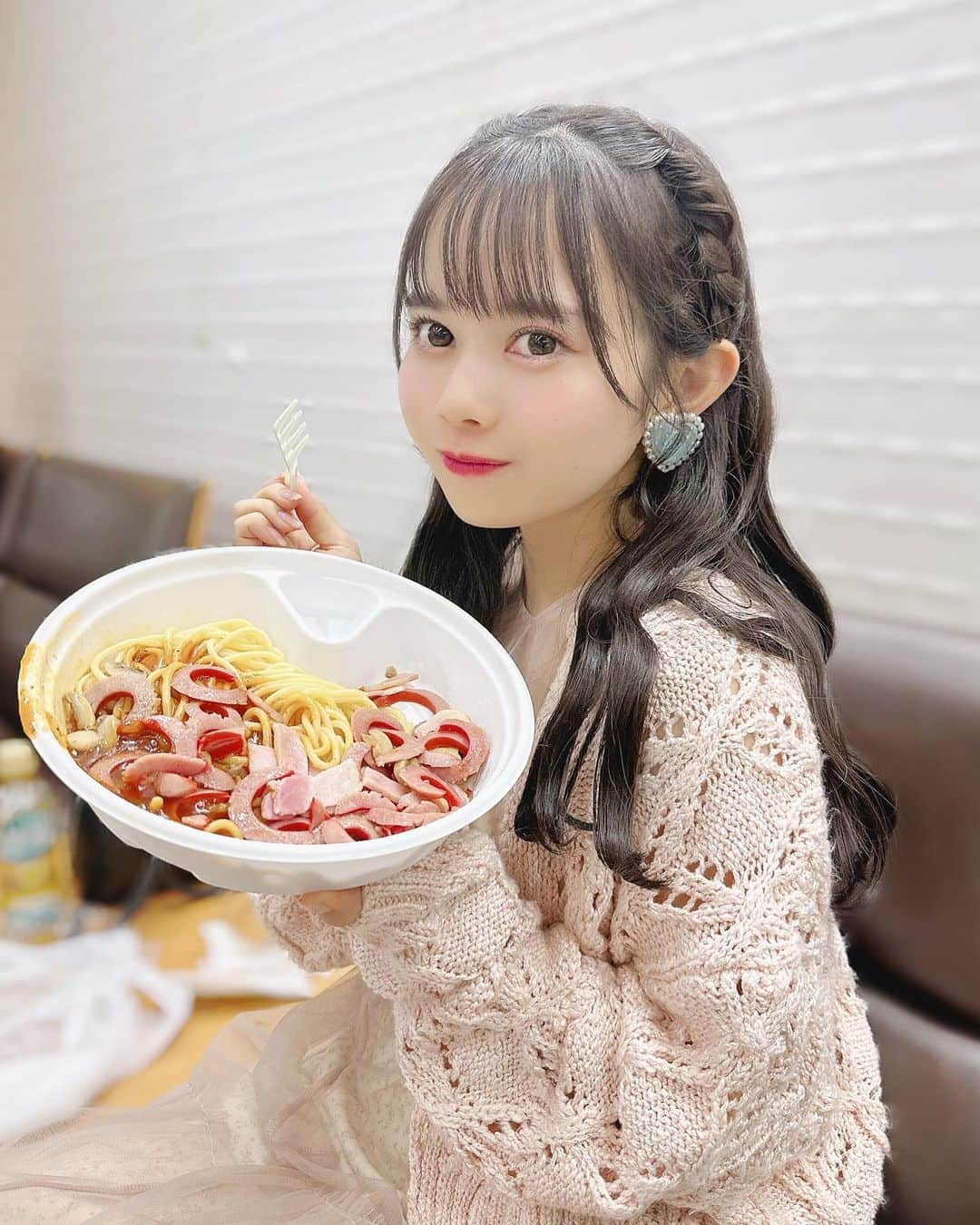 近藤沙瑛子のインスタグラム：「おはよう¨̮  昨日みおちと名古屋出る時に駆け込んだチャオさん🥹🥹 めっちゃ傾けてしまったけど美味しく食べた〜  あんかけスパ大好き♡🍝」