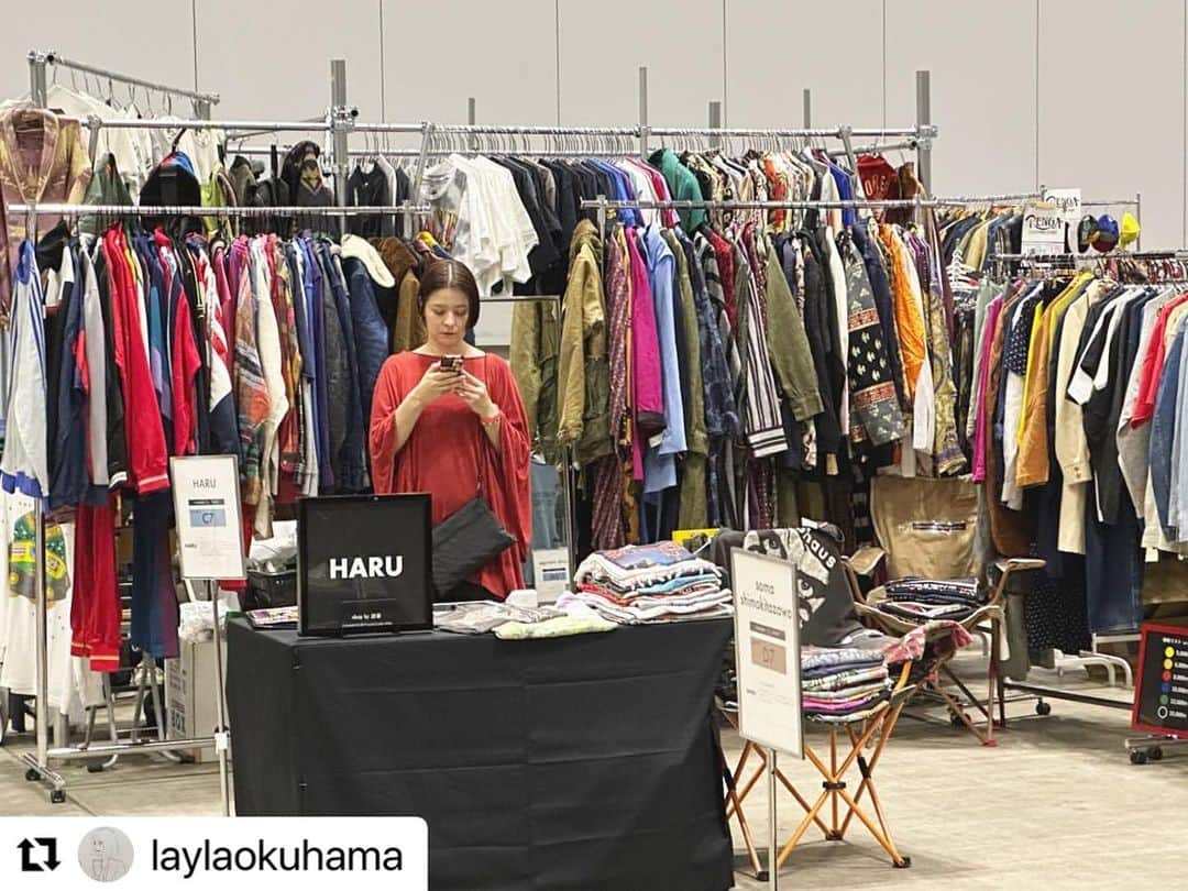 のインスタグラム：「#Repost @laylaokuhama  ちょっと前だけど、清春さんの古着屋の店員だった日の写真も上げておこう。 普段と全く違う働き方をした２日間楽しかったな〜 @vcm_vintagecollectionmall」