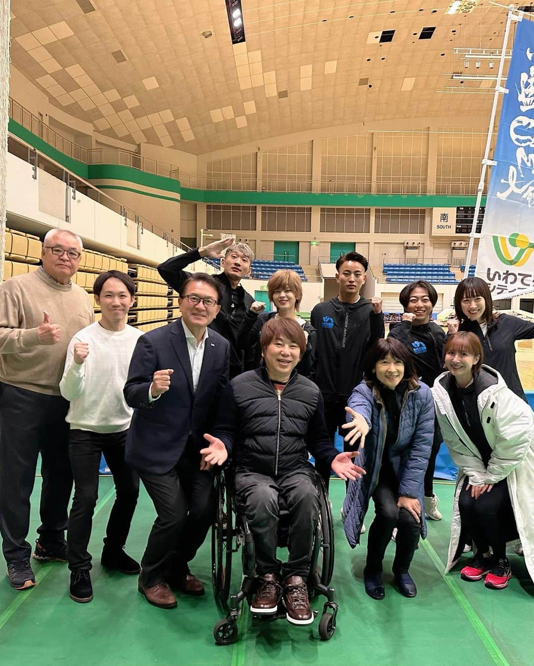 山川恵里佳さんのインスタグラム写真 - (山川恵里佳Instagram)「いわて盛岡シティマラソン2023  ランナーさんとお話したり 沿道の皆さんに応援していただいたり パワーたくさんいただきながらファンラン11.5キロ完走♡  ゲストランナー谷川さんと アンバサダー俐和くんと一緒に走らせていただいたので スタートからゴールまでずっと楽しかったです！  出身地盛岡とマラソンがもっと好きになりました☺︎  ご一緒させていただいた皆さんありがとうございました！  また来年も参加したい♡  #いわて盛岡シティマラソン  My boss @kazuhito_takahashi」10月23日 12時06分 - erika_3_official