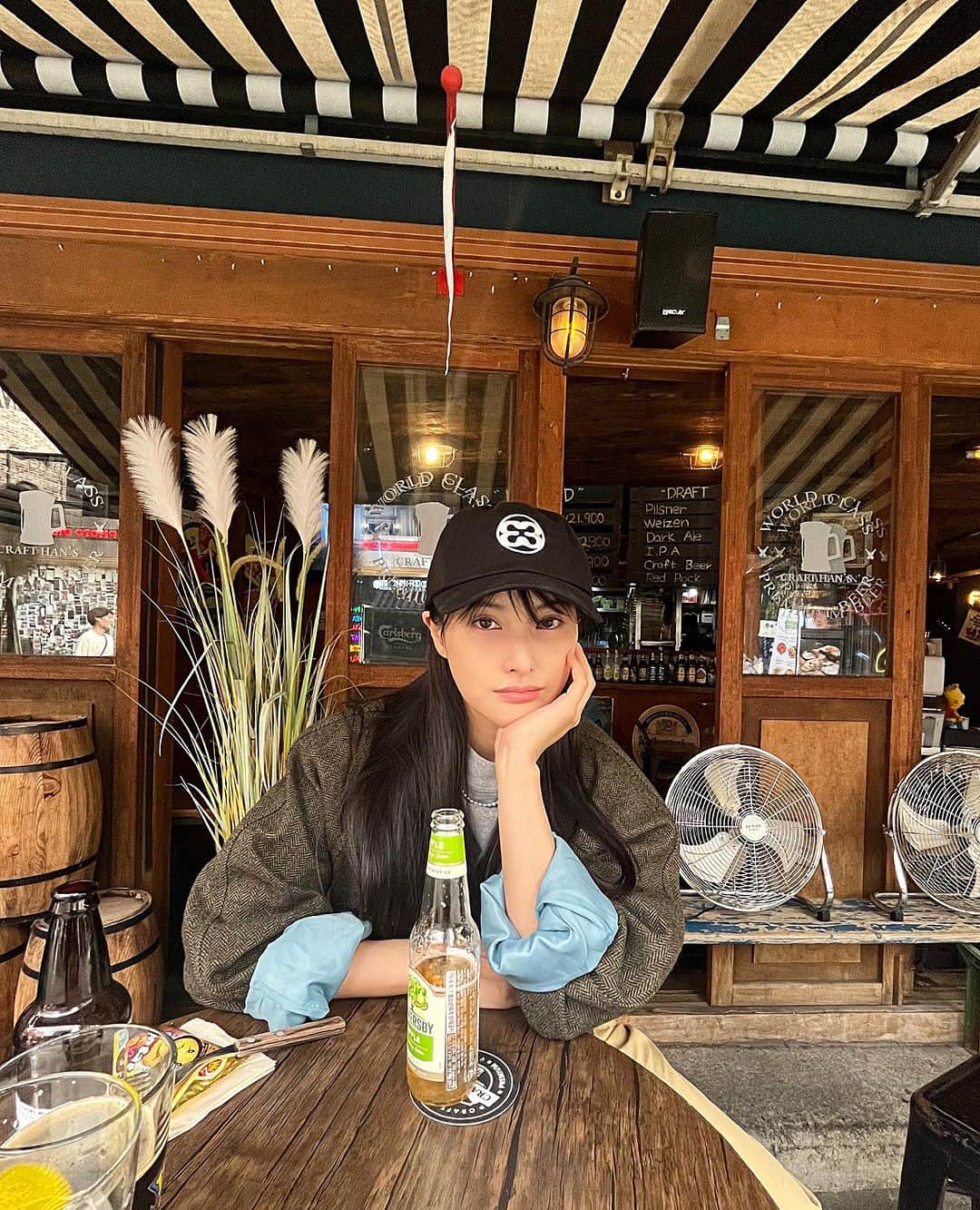 パク・ギュリのインスタグラム：「대놓고 가을을 편애하는 편」