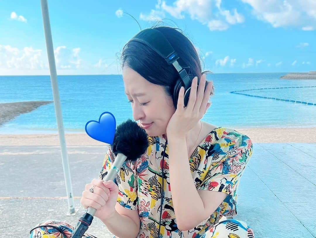 島袋寛子さんのインスタグラム写真 - (島袋寛子Instagram)「- 今週10月28日（土）に、いいね!Okinawa!は600回を迎えます。 皆様、本当にありがとうございます！  今回は、 おでかけ"いいね！"。  伊藝ディレクター様がどのように編集してくださっているか、、。笑  何テイクも録り直したあの部分はどうなっているだろうか？  ドライブ中の私の遊び歌は使われているのだろうか？  不安と期待でいっぱいです。笑笑  皆様からのメッセージをお届けするメッセージデーです🫶 気持ちいい沖縄の風を感じていただけたら嬉しいです！  お楽しみに！  #いいねokinawa  #600回 #沖縄伊藤園 #やっぱりステーキ #花時 #fmokinawa  #沖縄 #thankyou #ありがとう」10月23日 12時45分 - hiroko.shimabukuro