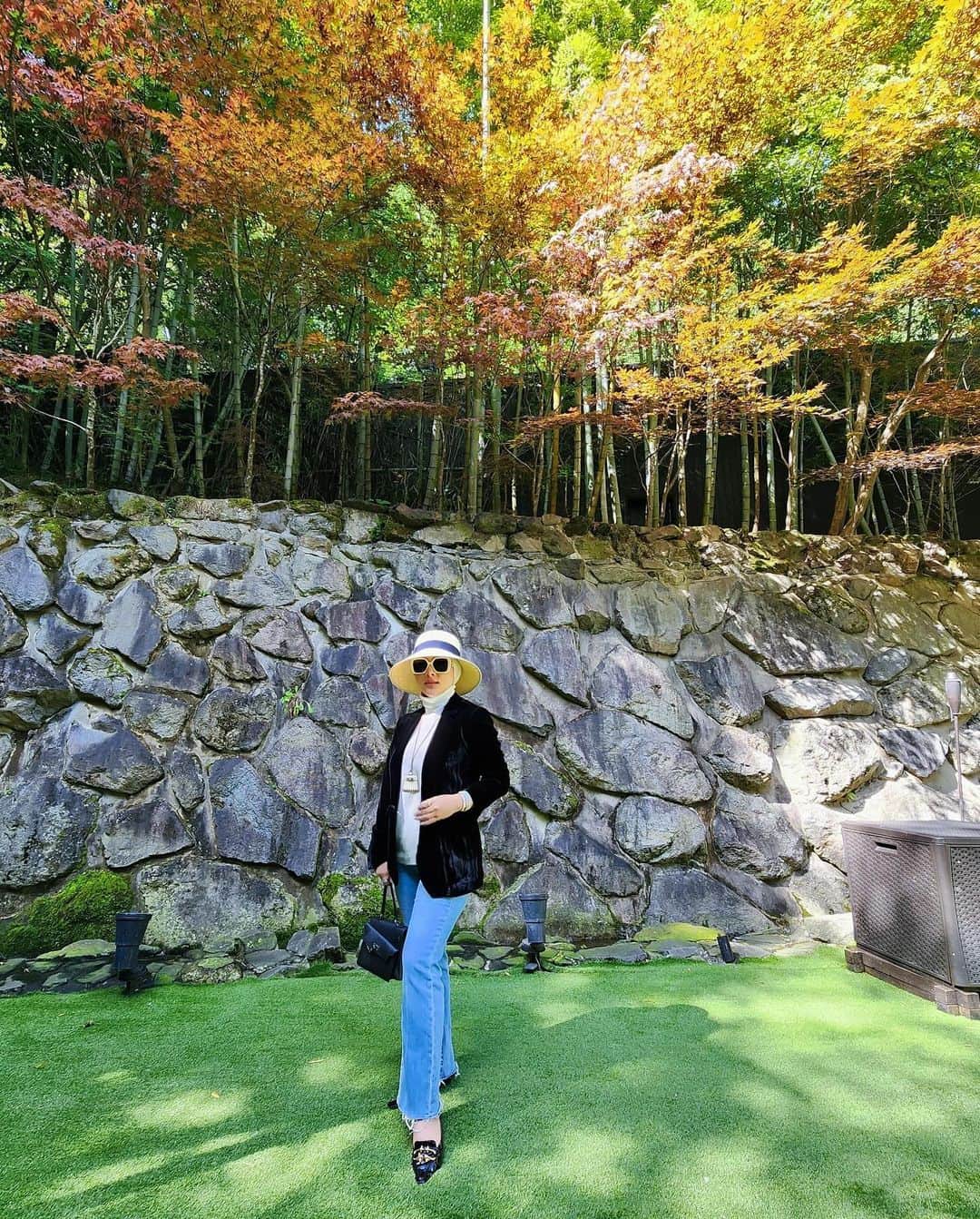 Syahriniさんのインスタグラム写真 - (SyahriniInstagram)「•  ~ Another Day In Country Side ~  ___________________ ~𝓢𝓨𝓡~ ___________________  #PrincesSyahrini #Kumamoto_Japan #October2023」10月23日 12時46分 - princessyahrini
