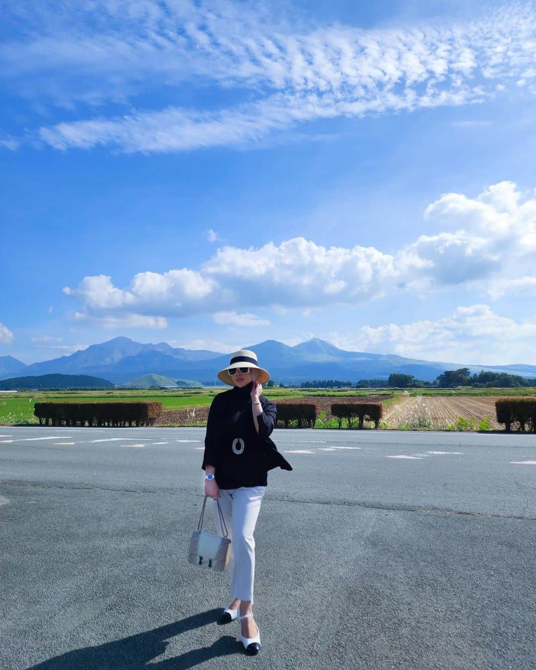 Syahriniのインスタグラム：「•  ~ Another Day In Country Side ~  ___________________ ~𝓢𝓨𝓡~ ___________________  #PrincesSyahrini #Kumamoto_Japan #October2023」